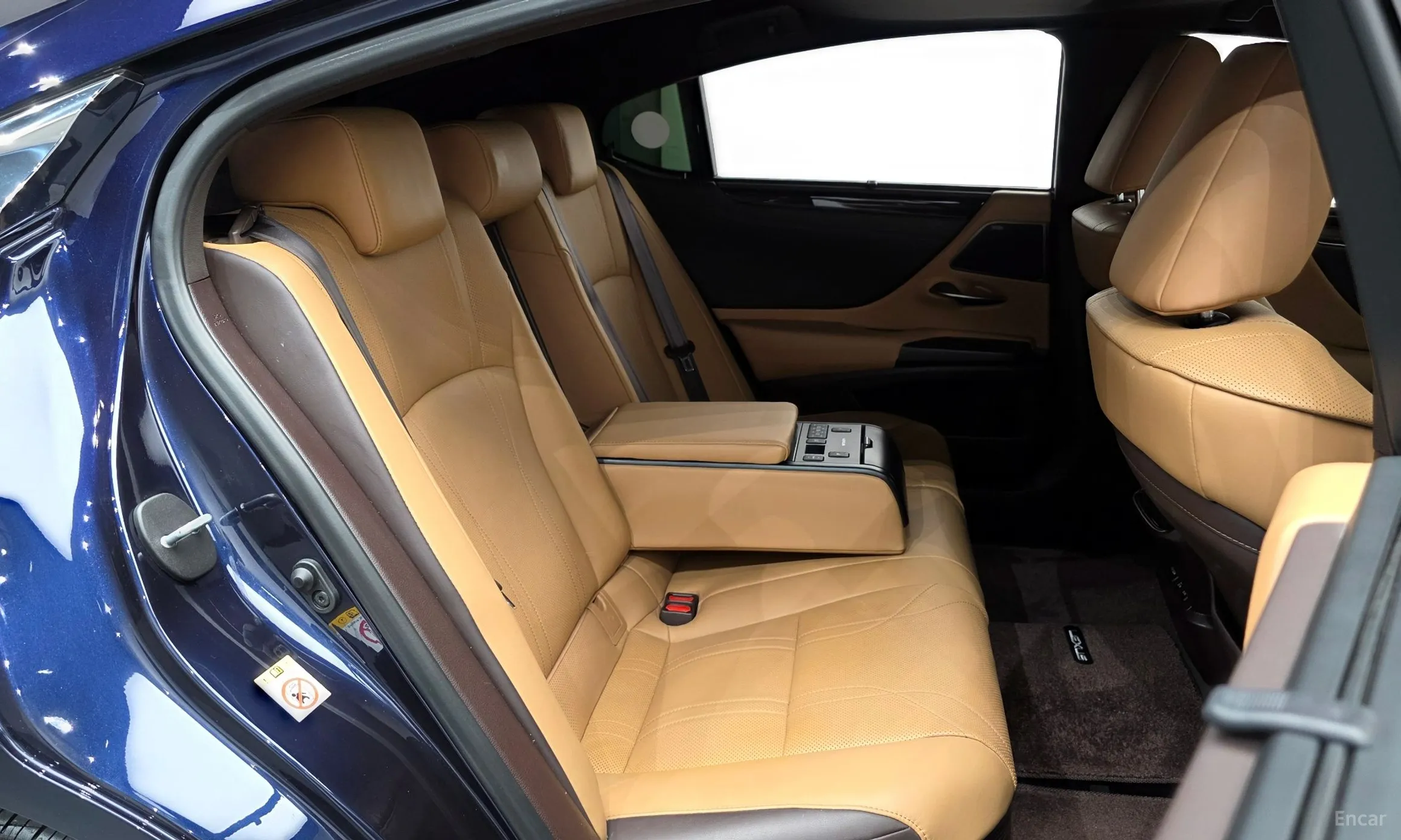 Lexus ES300h 7th Generation превью 12