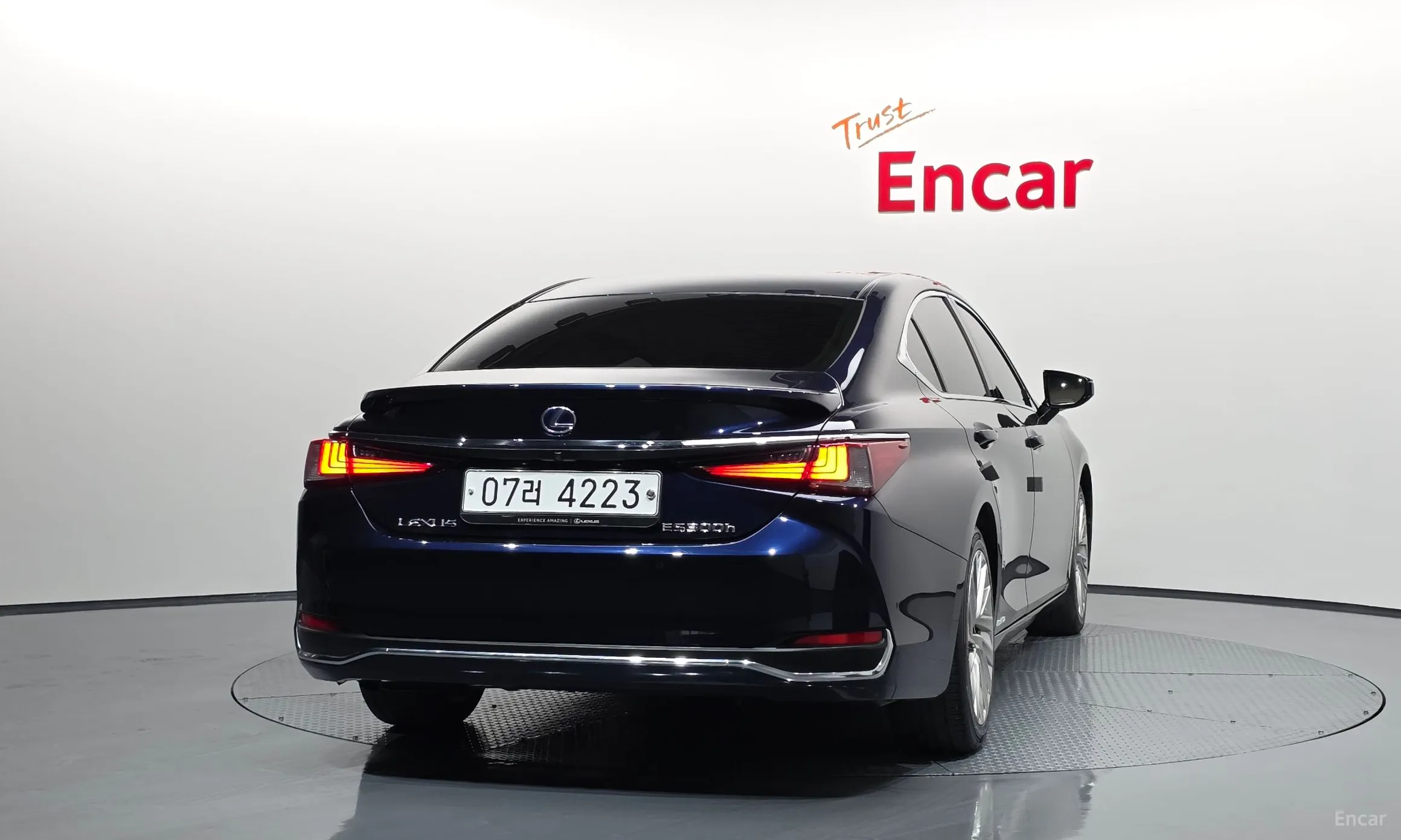 Lexus ES300h 7th Generation превью 4