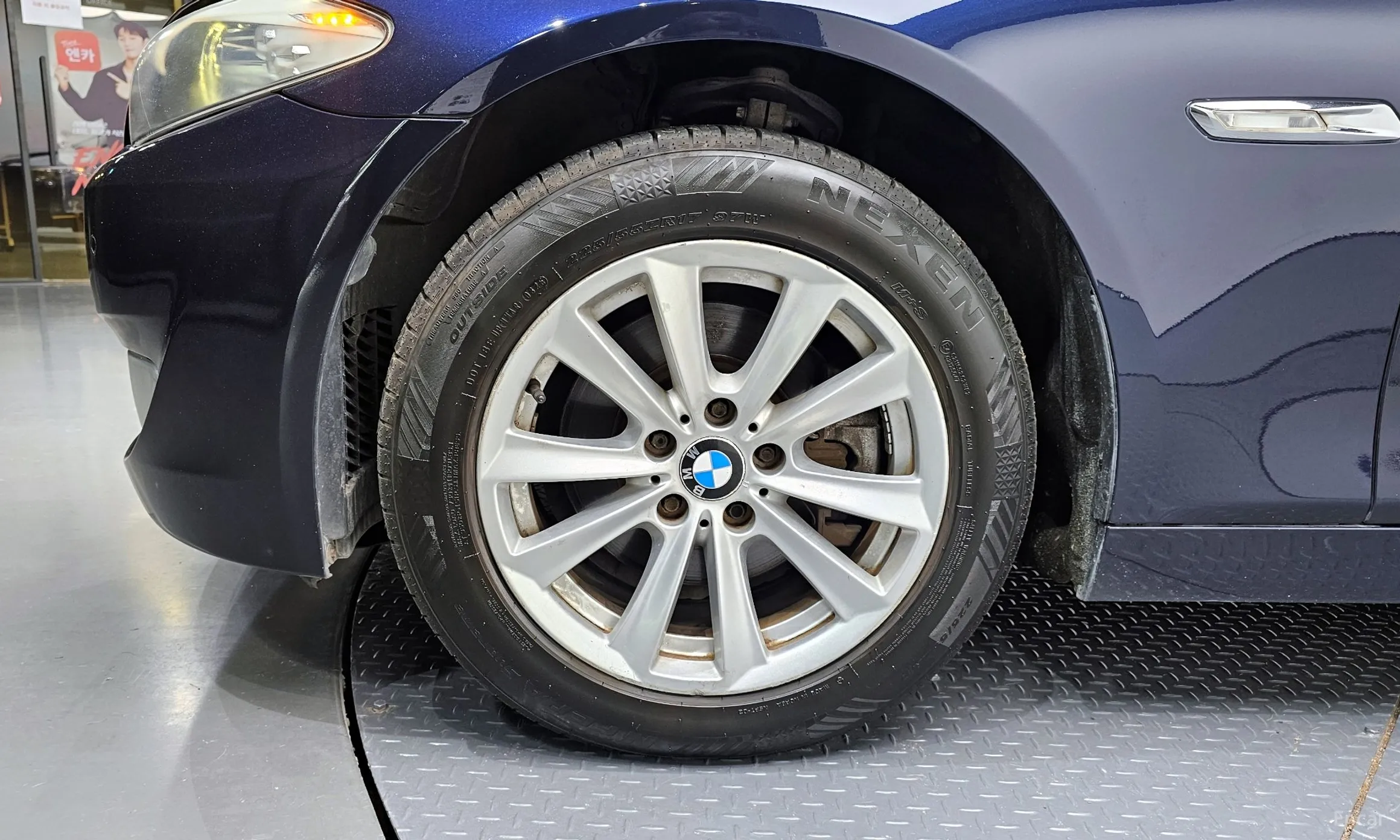 BMW 5 Series (F10) превью 5