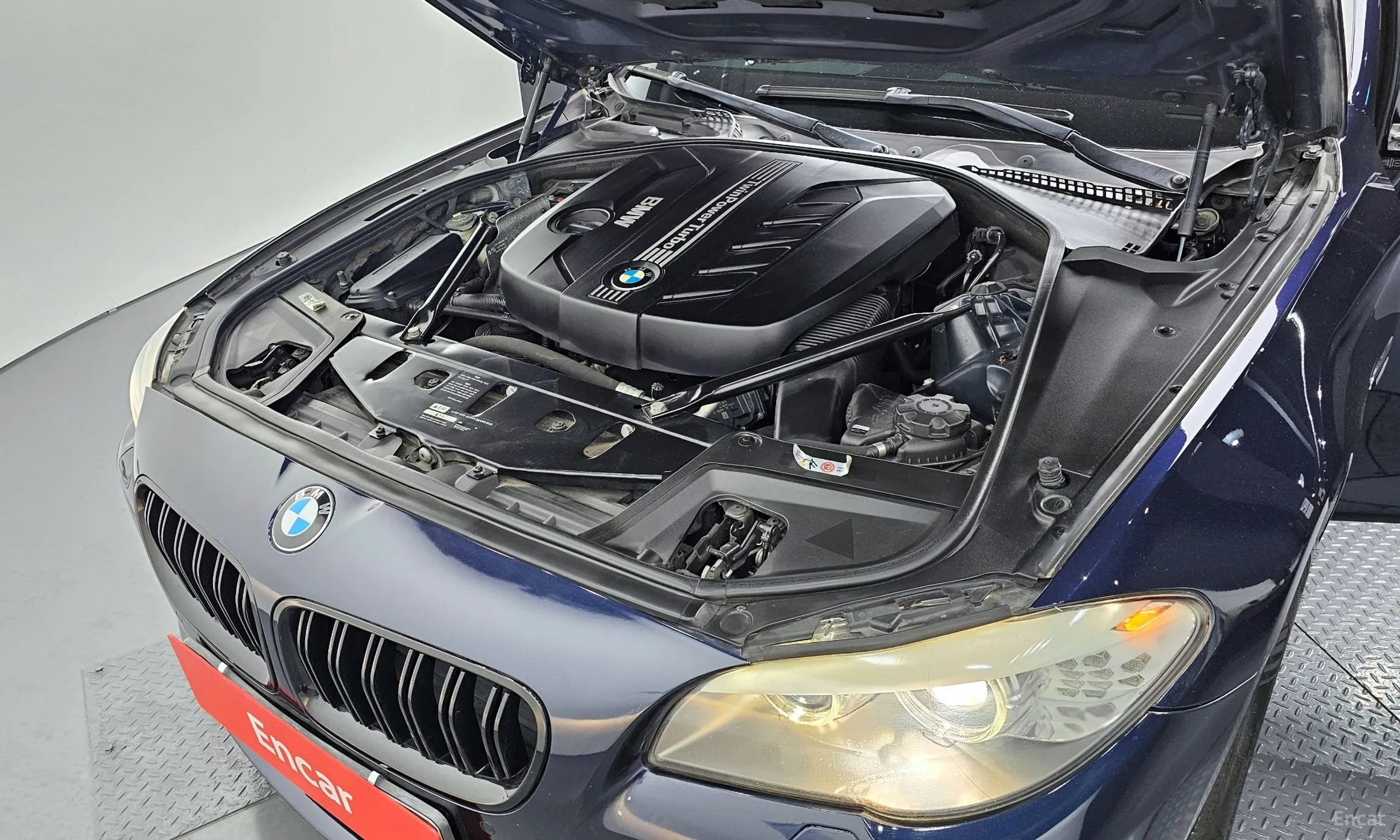 BMW 5 Series (F10) превью 6
