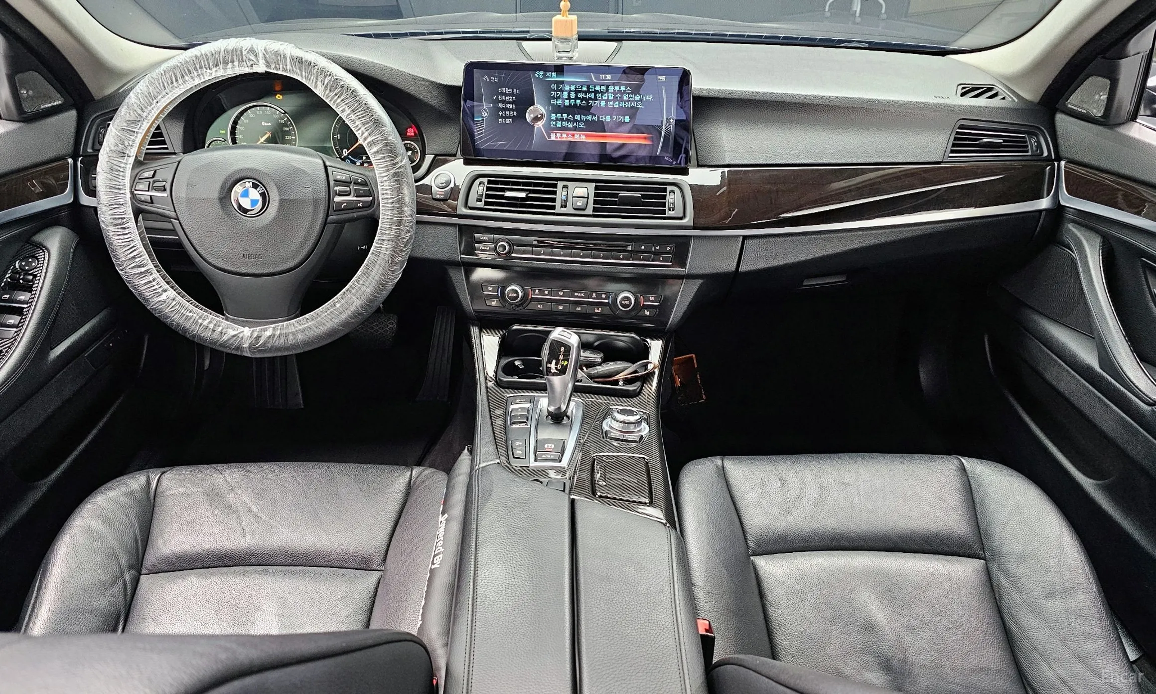 BMW 5 Series (F10) превью 7