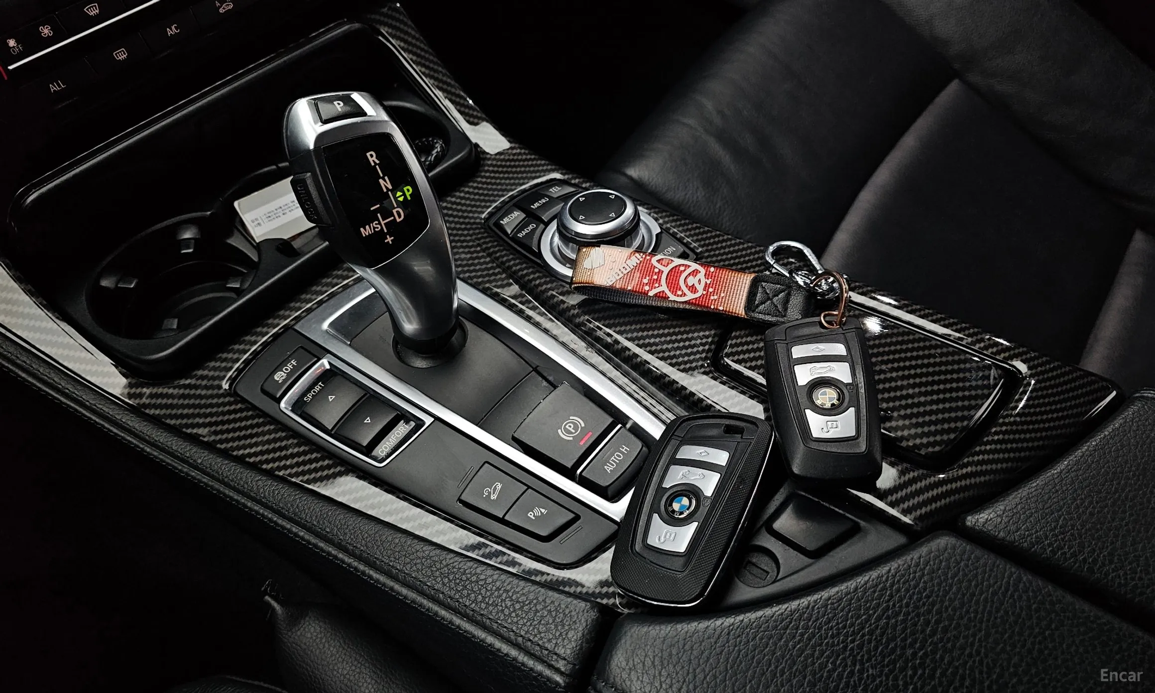BMW 5 Series (F10) превью 9