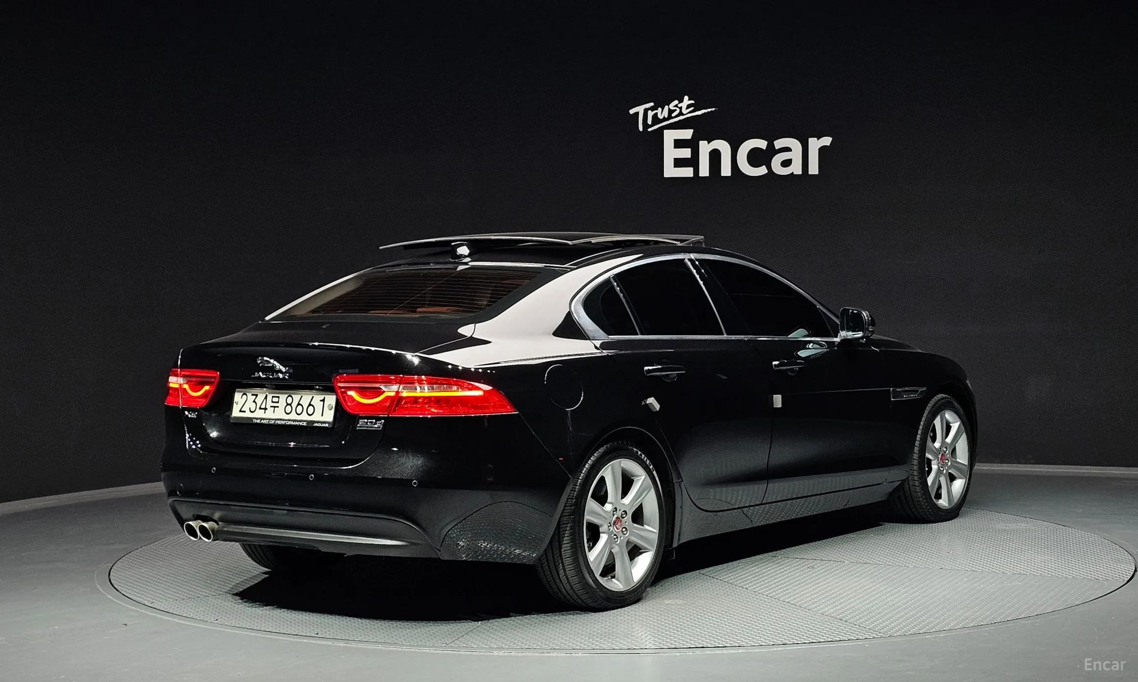 Jaguar XE превью 2