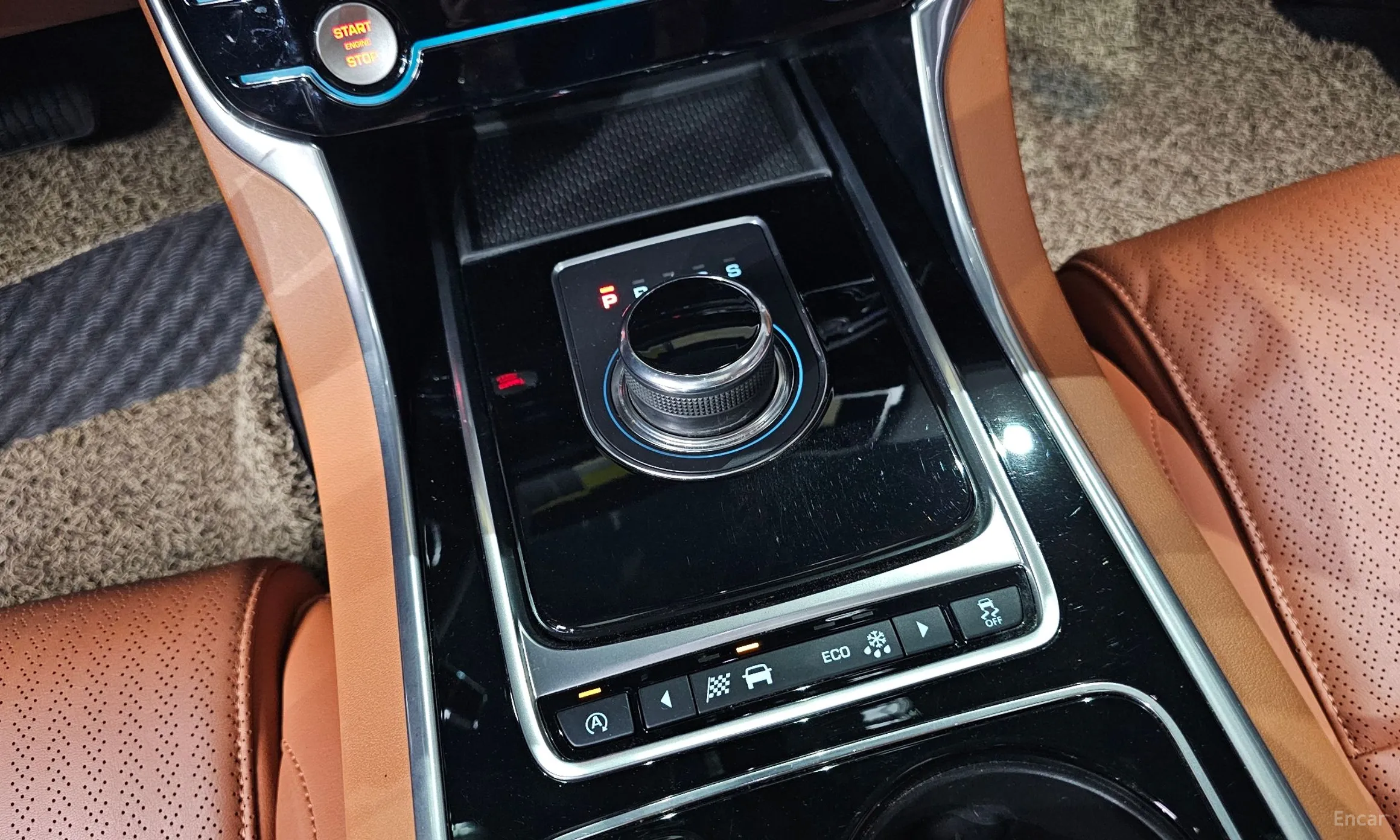 Jaguar XE превью 9