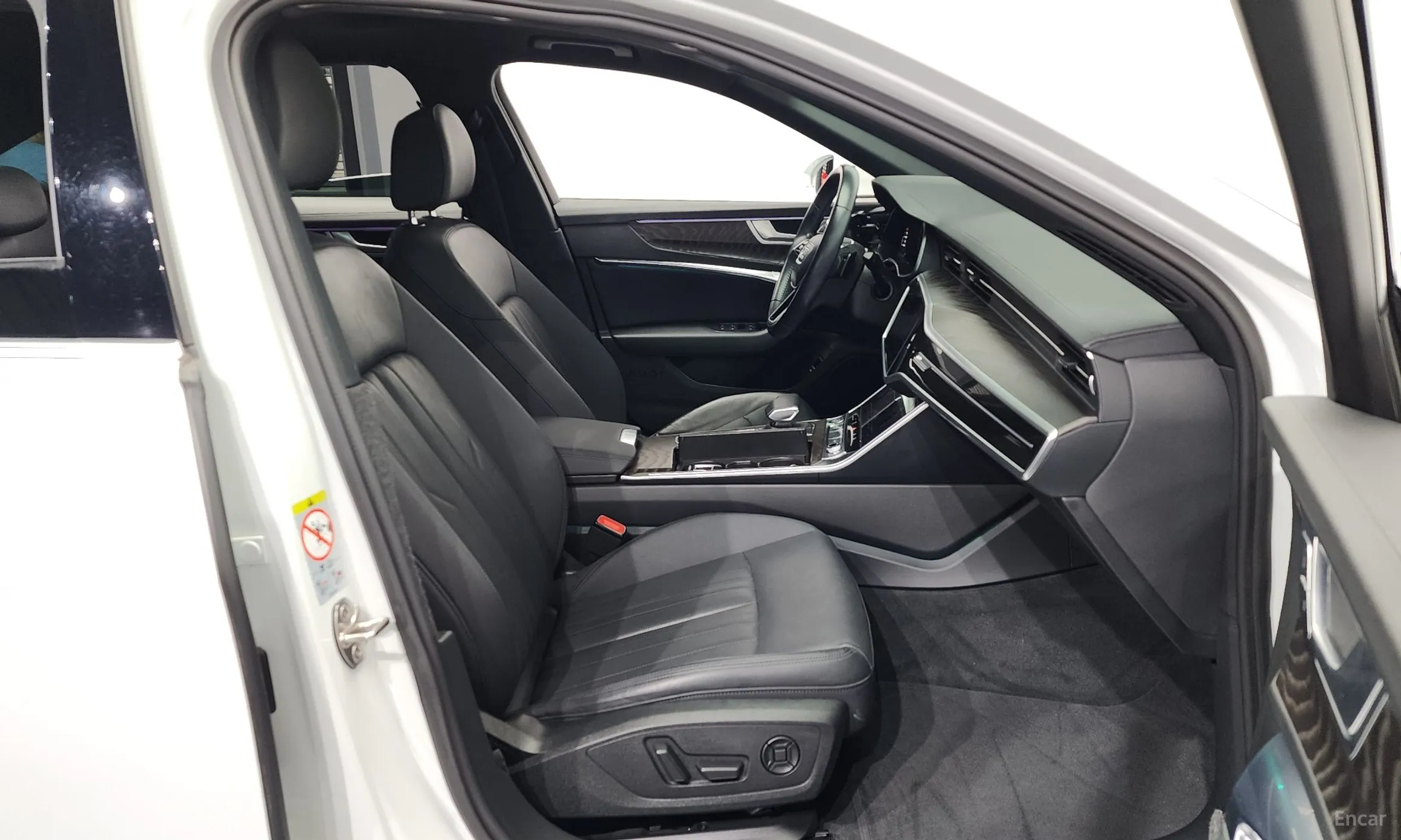 Audi A6 (C8) превью 11