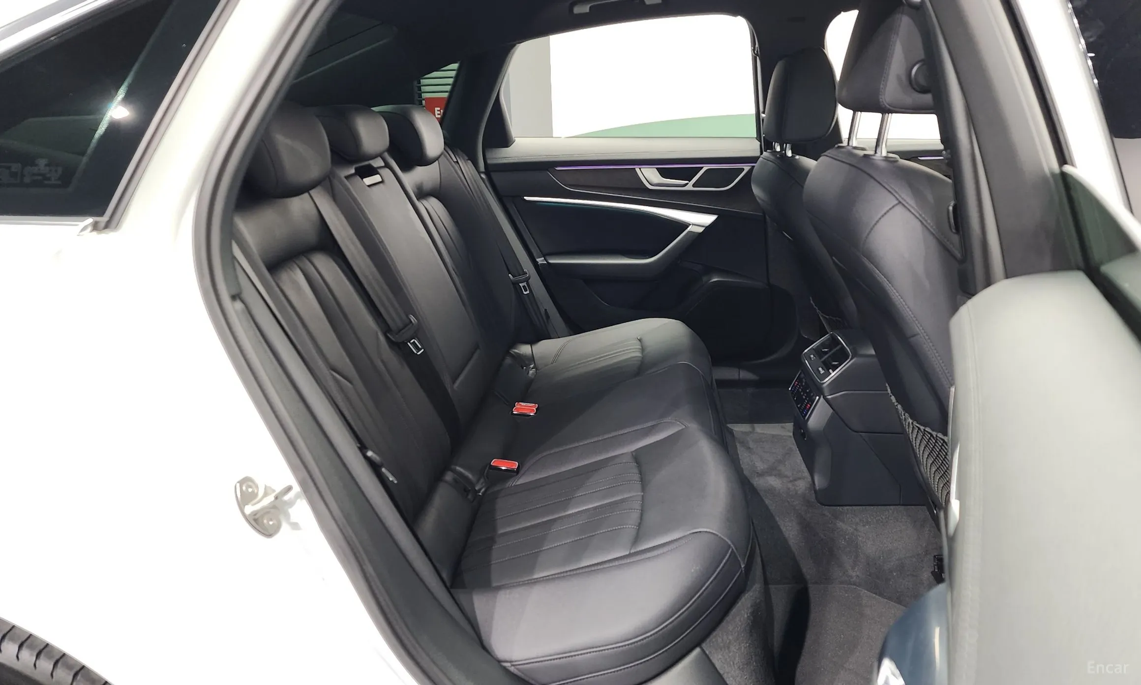 Audi A6 (C8) превью 12