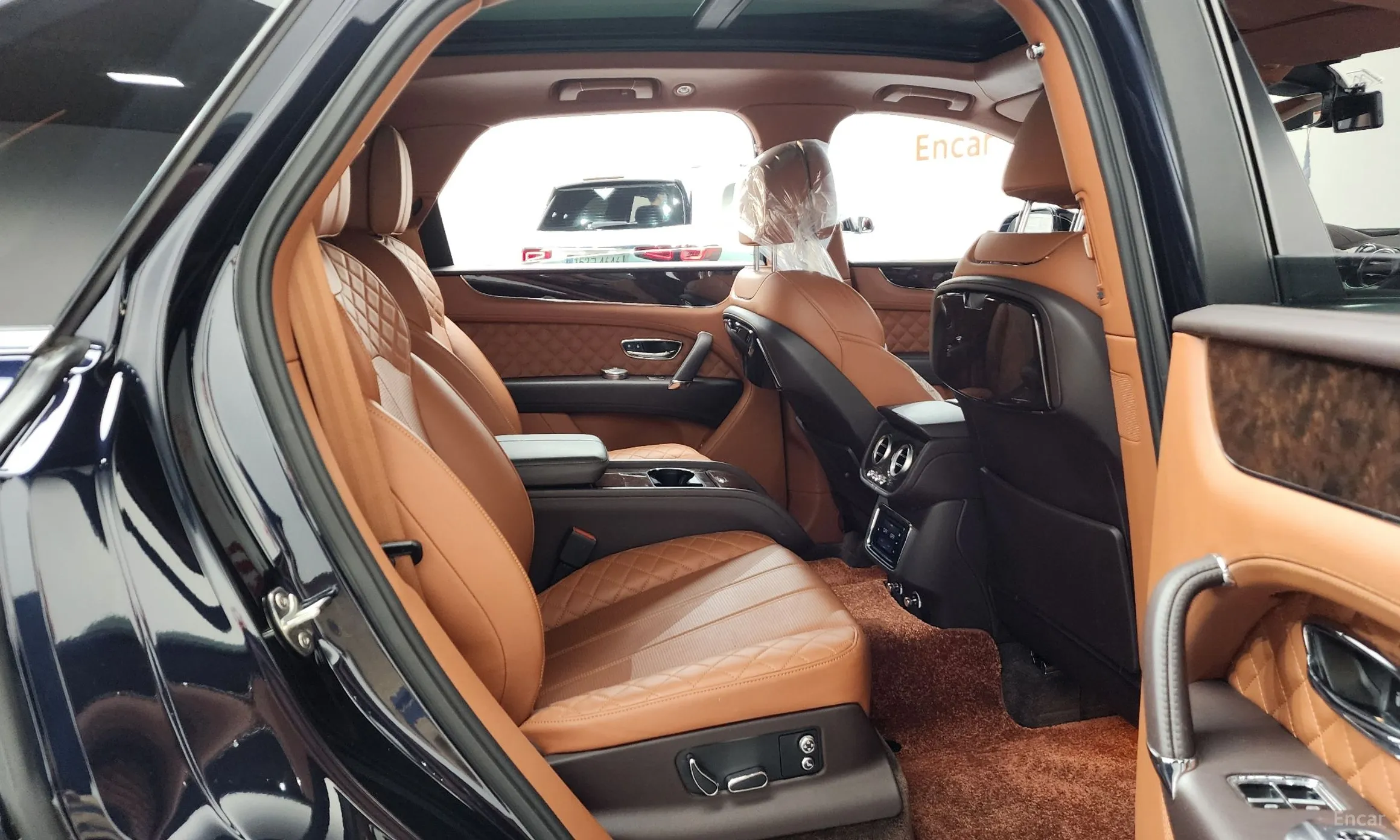 Bentley Bentayga превью 12