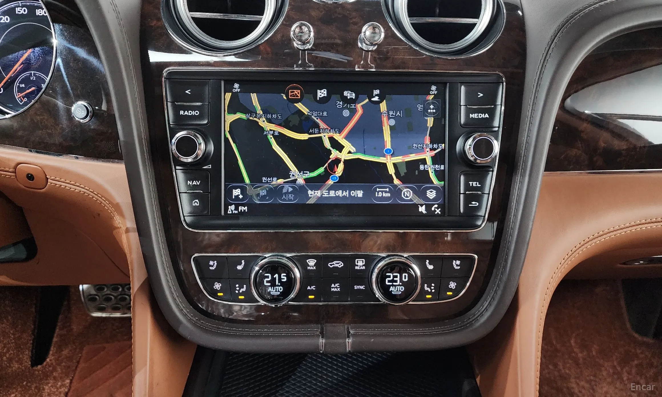 Bentley Bentayga превью 14
