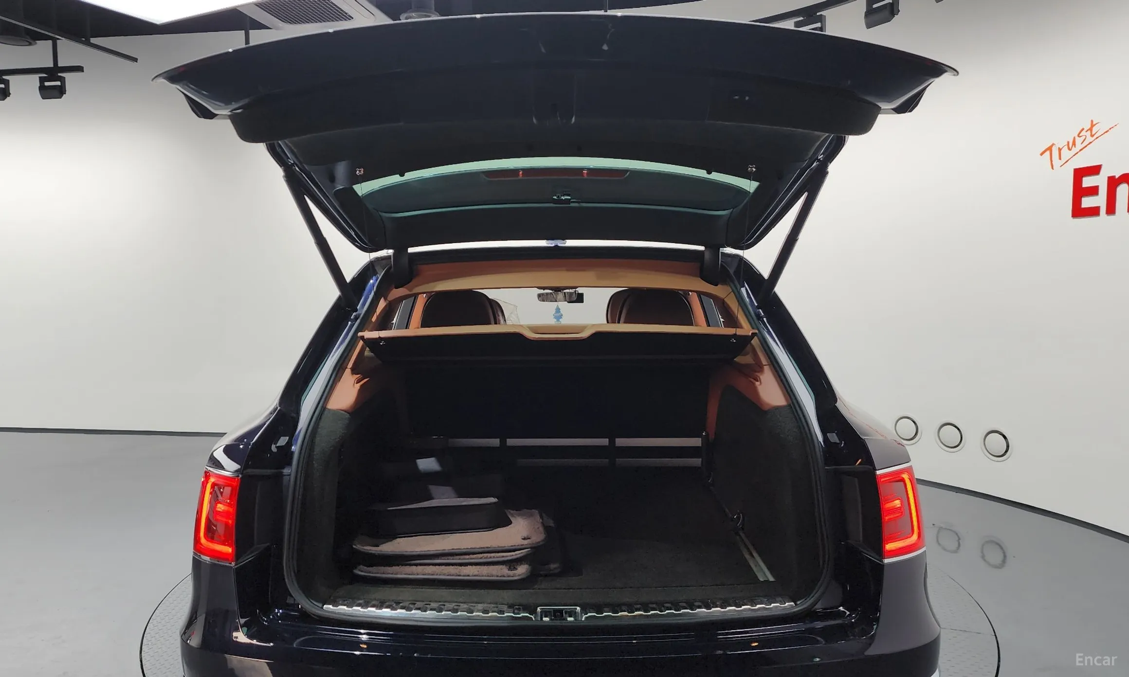Bentley Bentayga превью 20