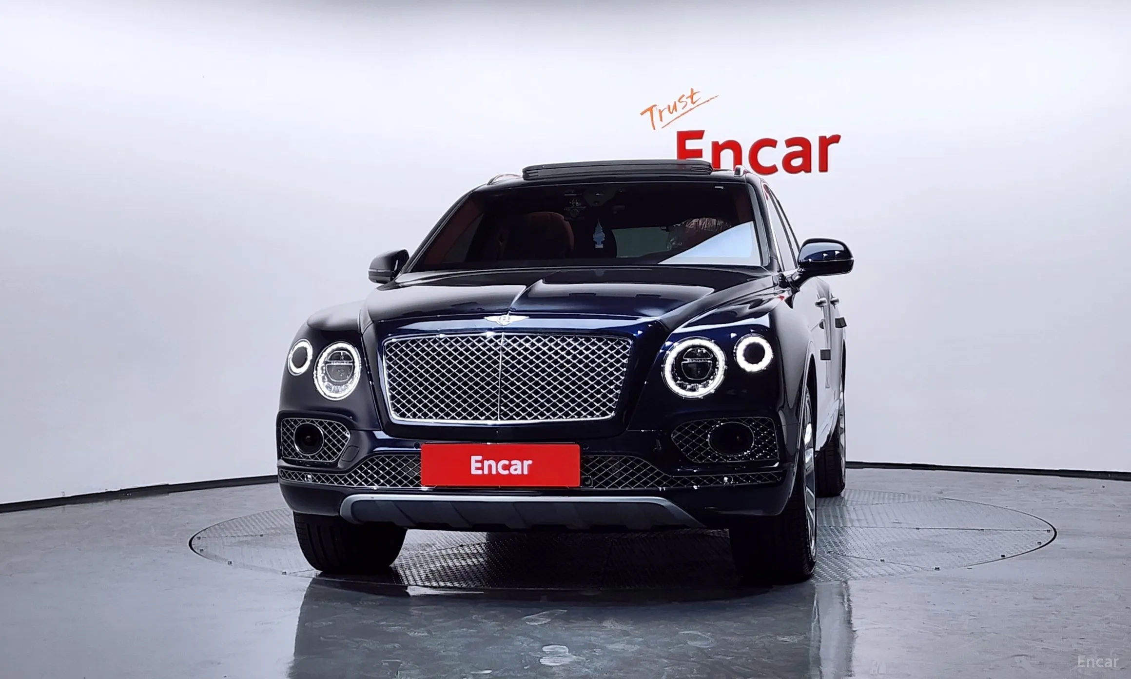 Bentley Bentayga превью 3