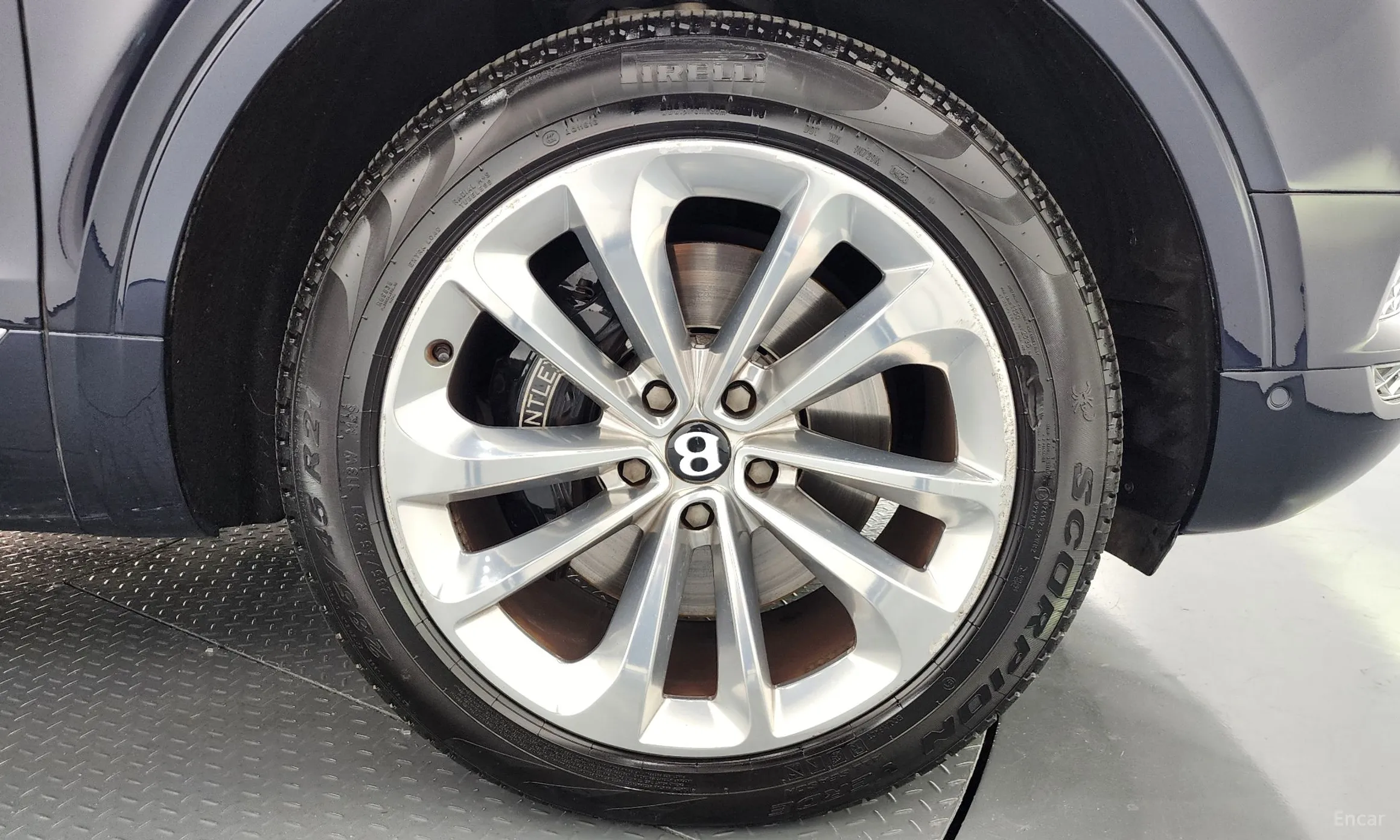 Bentley Bentayga превью 5