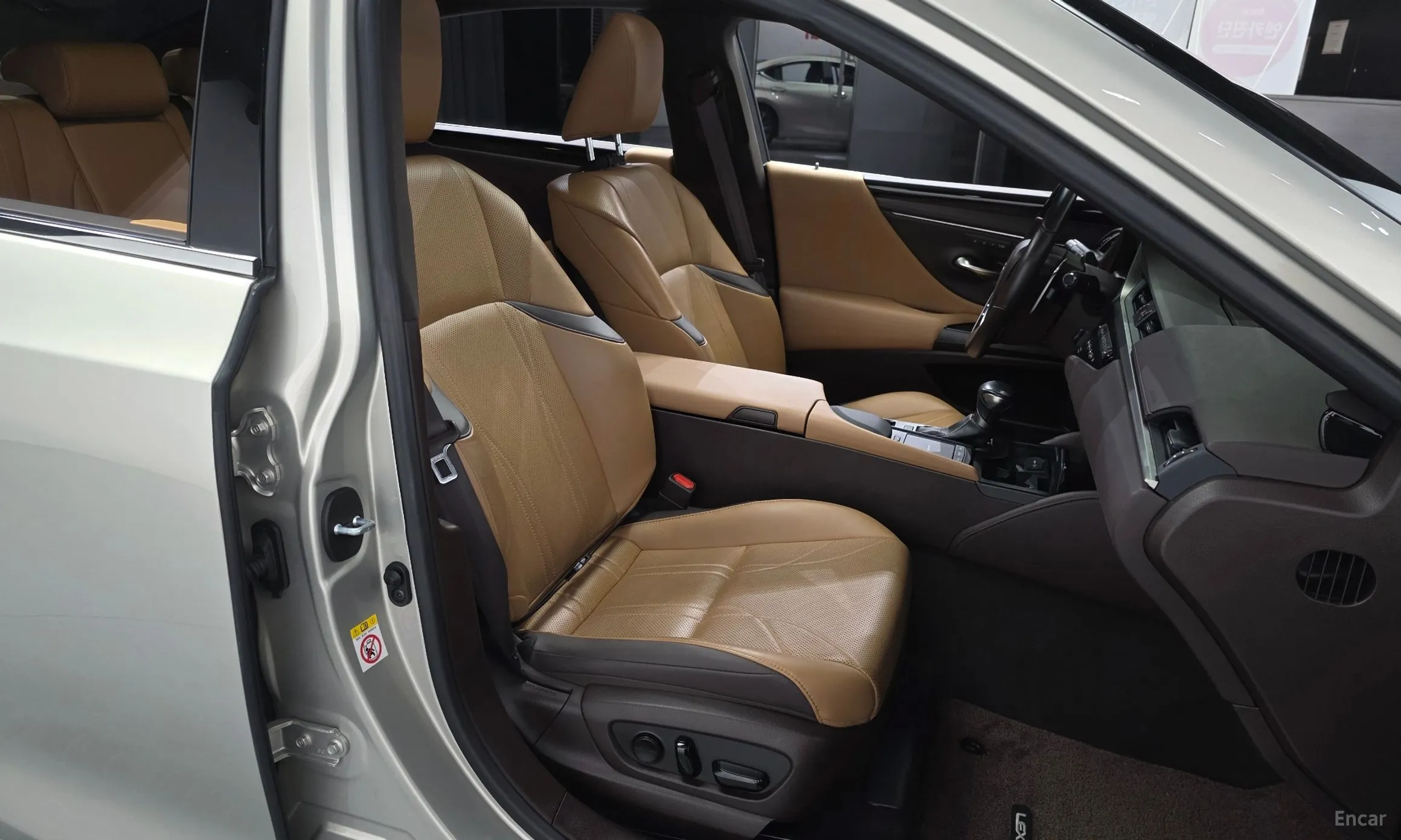 Lexus ES300h 7th Generation превью 10