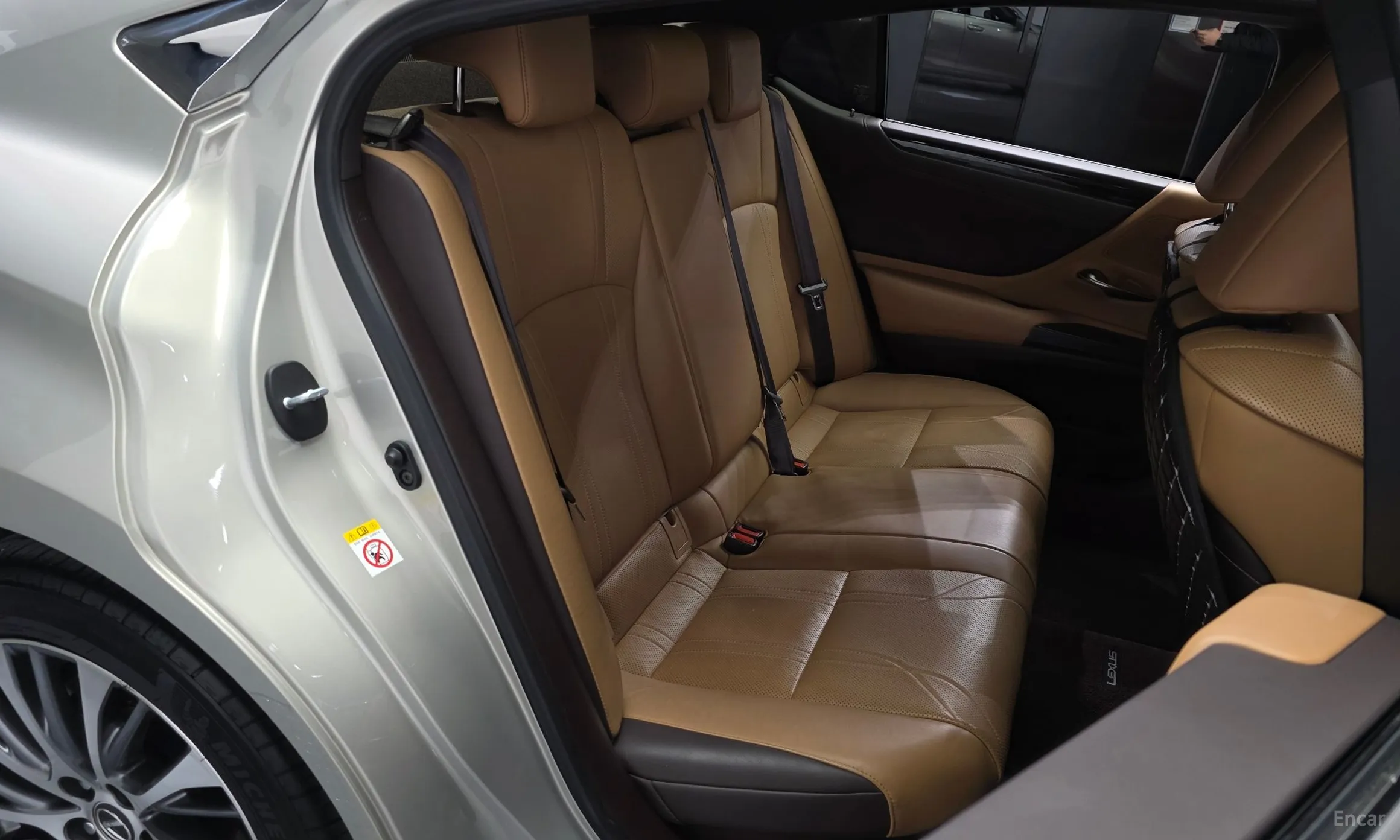 Lexus ES300h 7th Generation превью 12