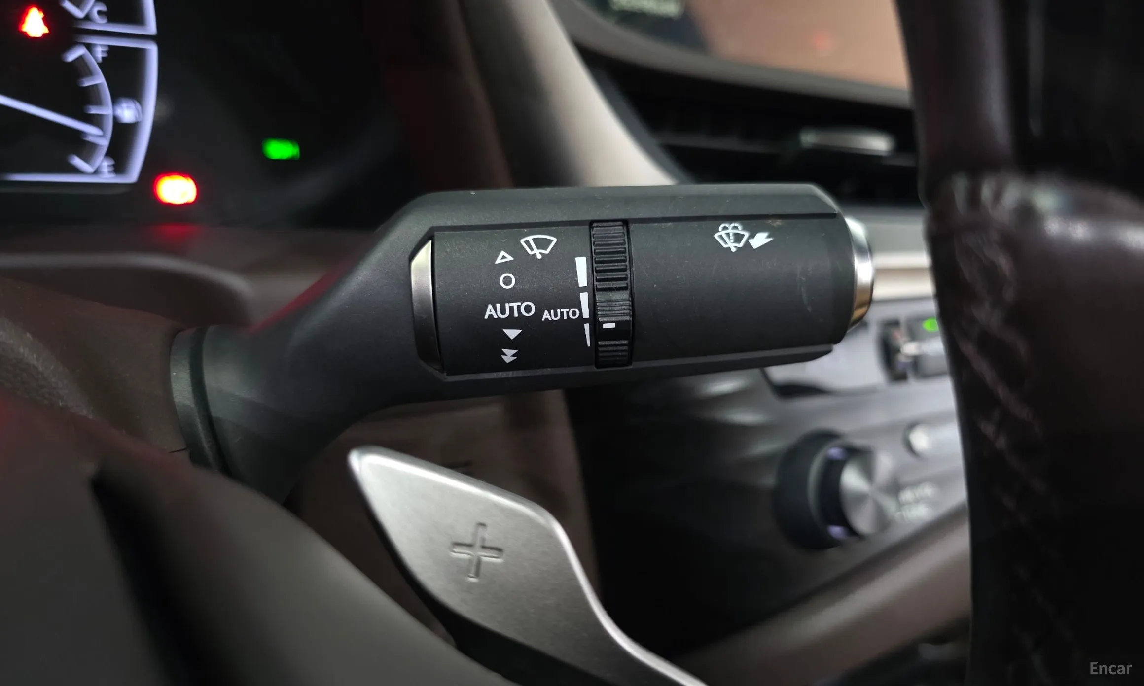 Lexus ES300h 7th Generation превью 17