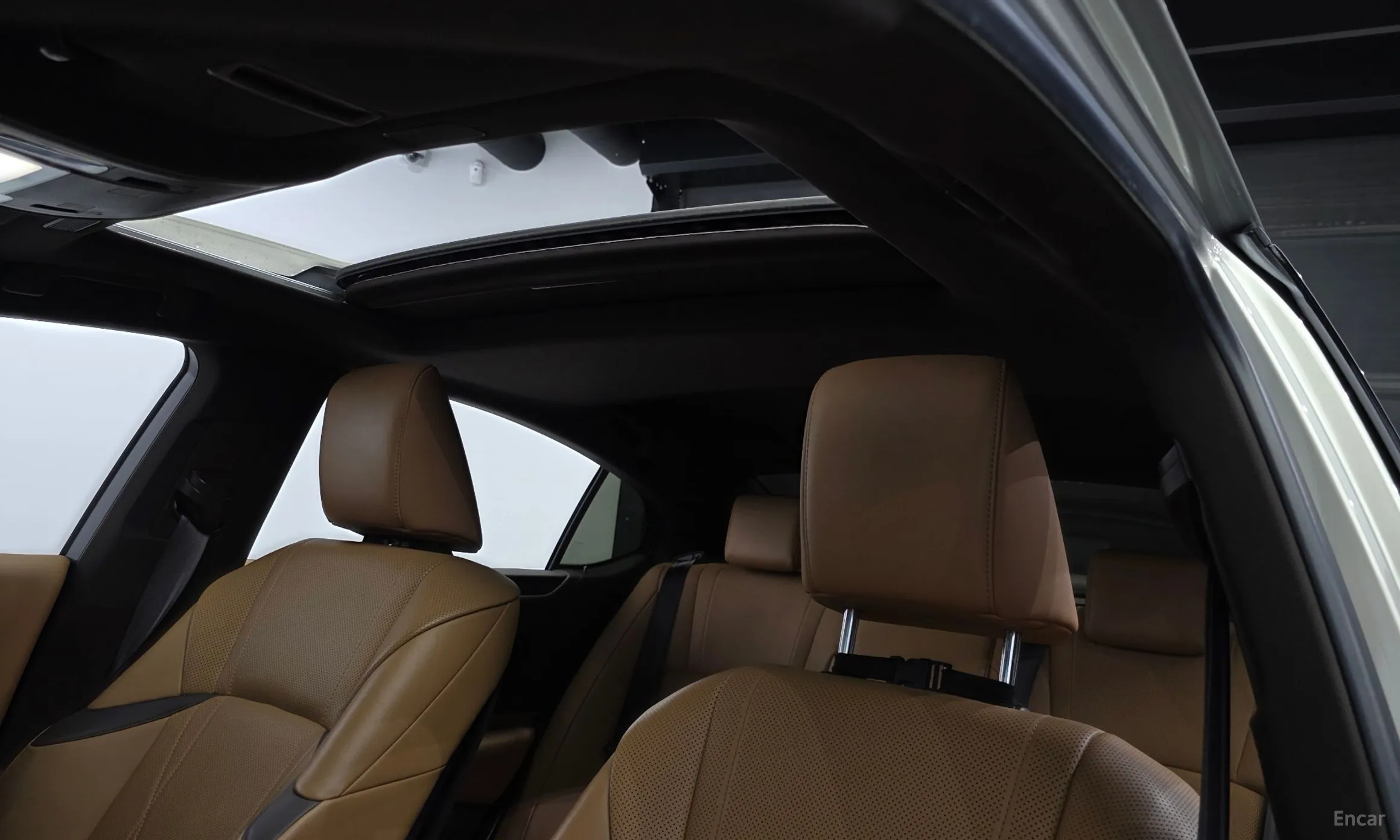 Lexus ES300h 7th Generation превью 19