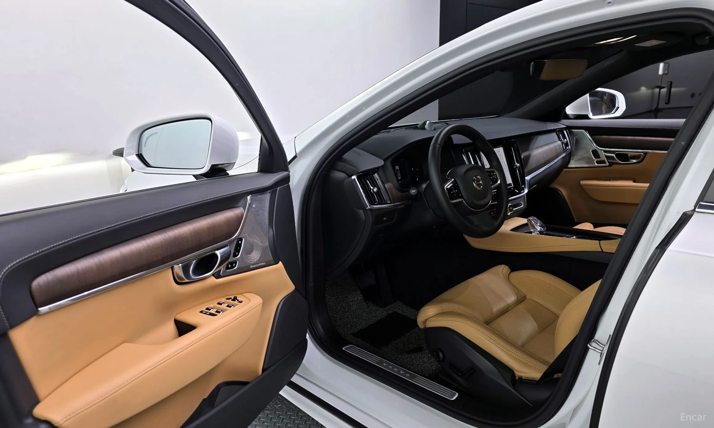 Volvo S90 превью 10