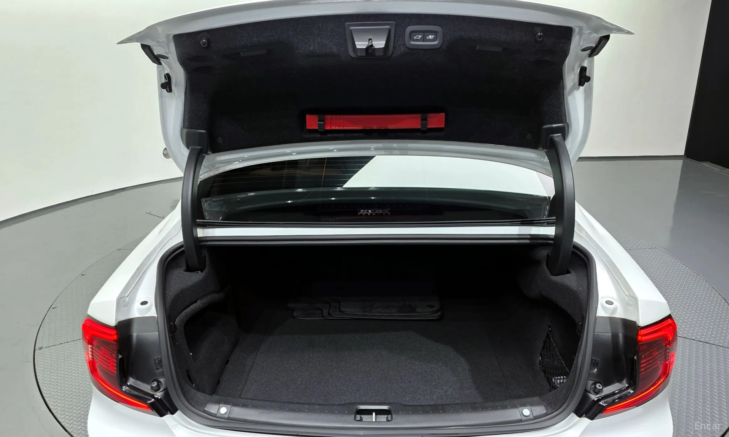 Volvo S90 превью 20
