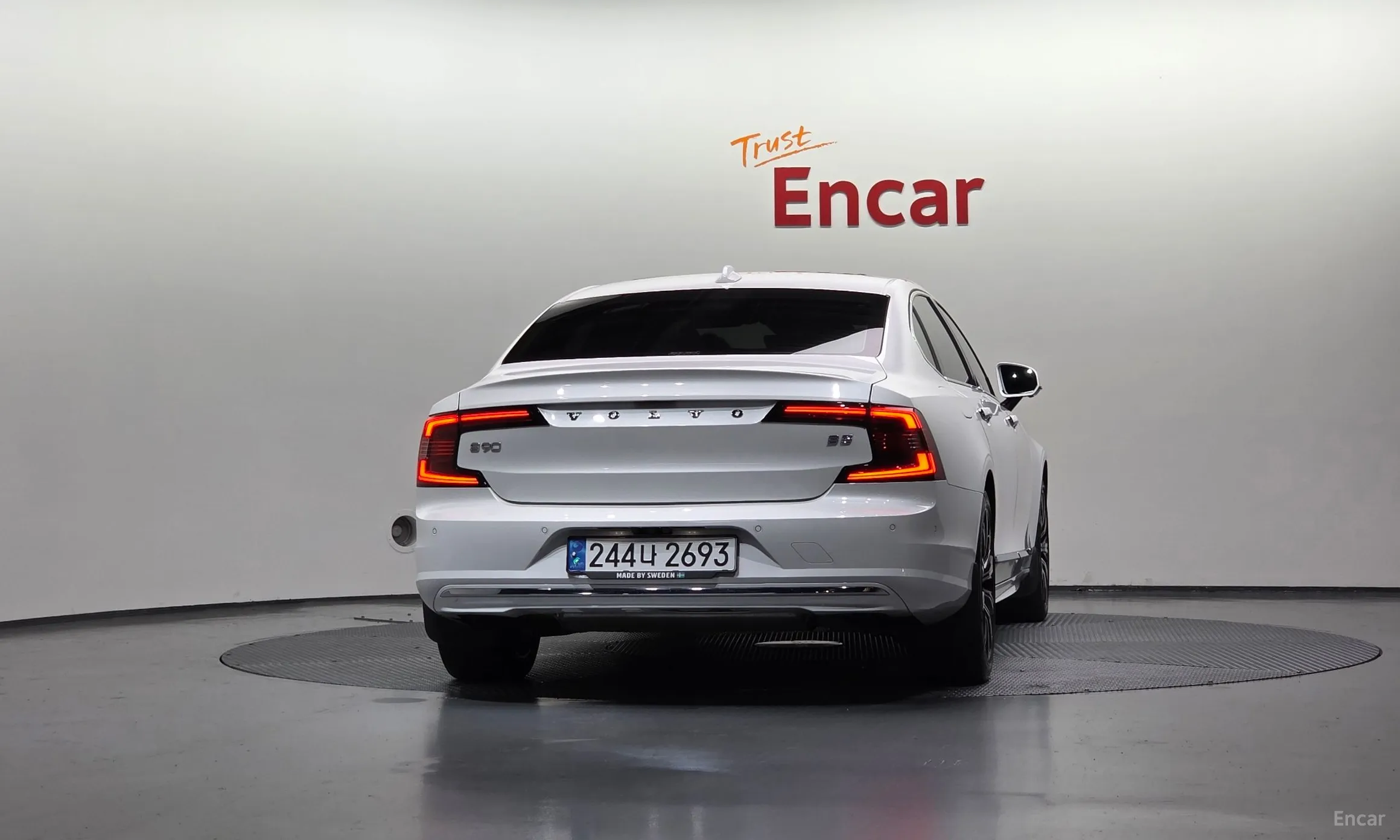 Volvo S90 превью 4