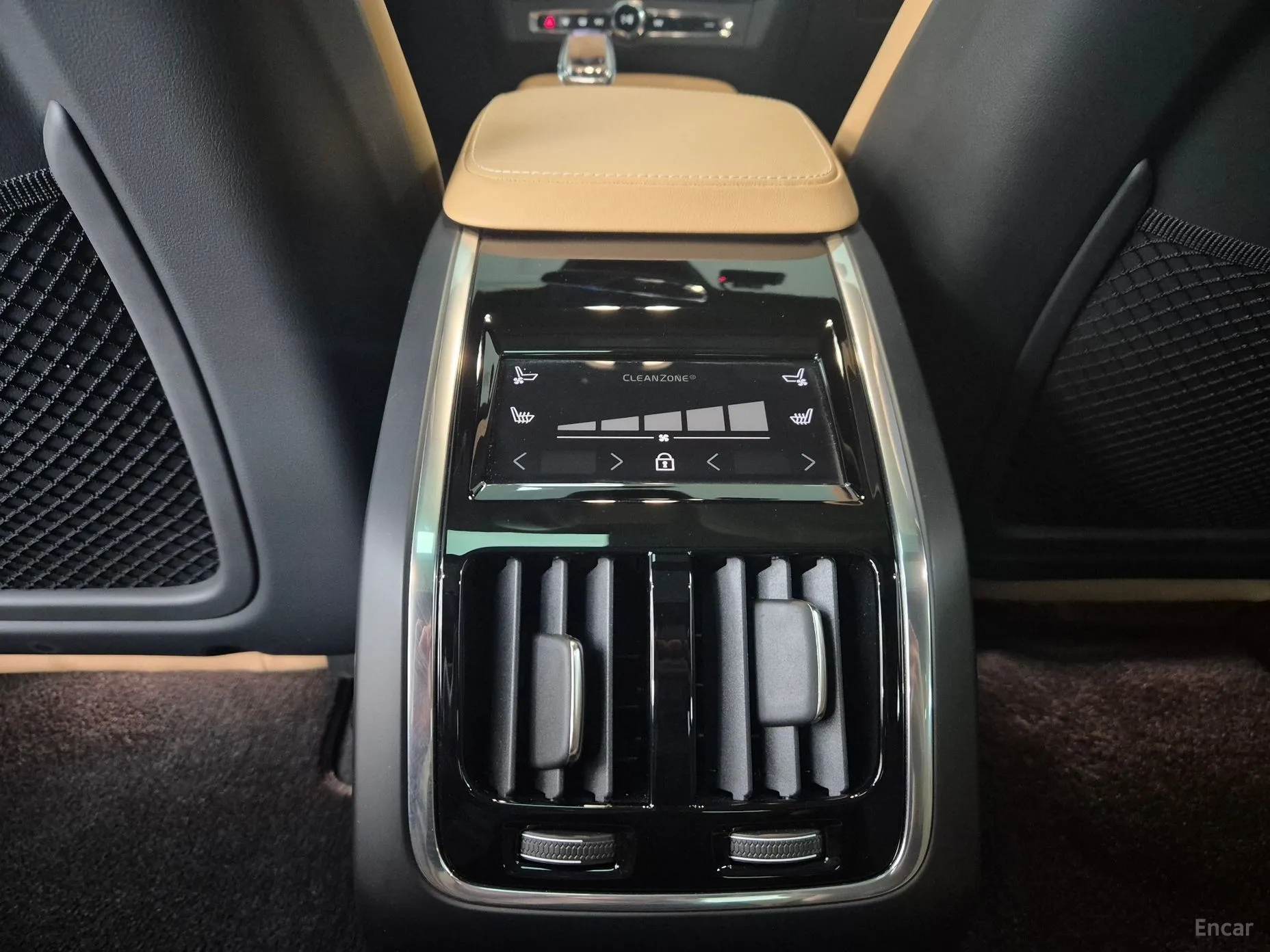 Volvo S90 превью 17