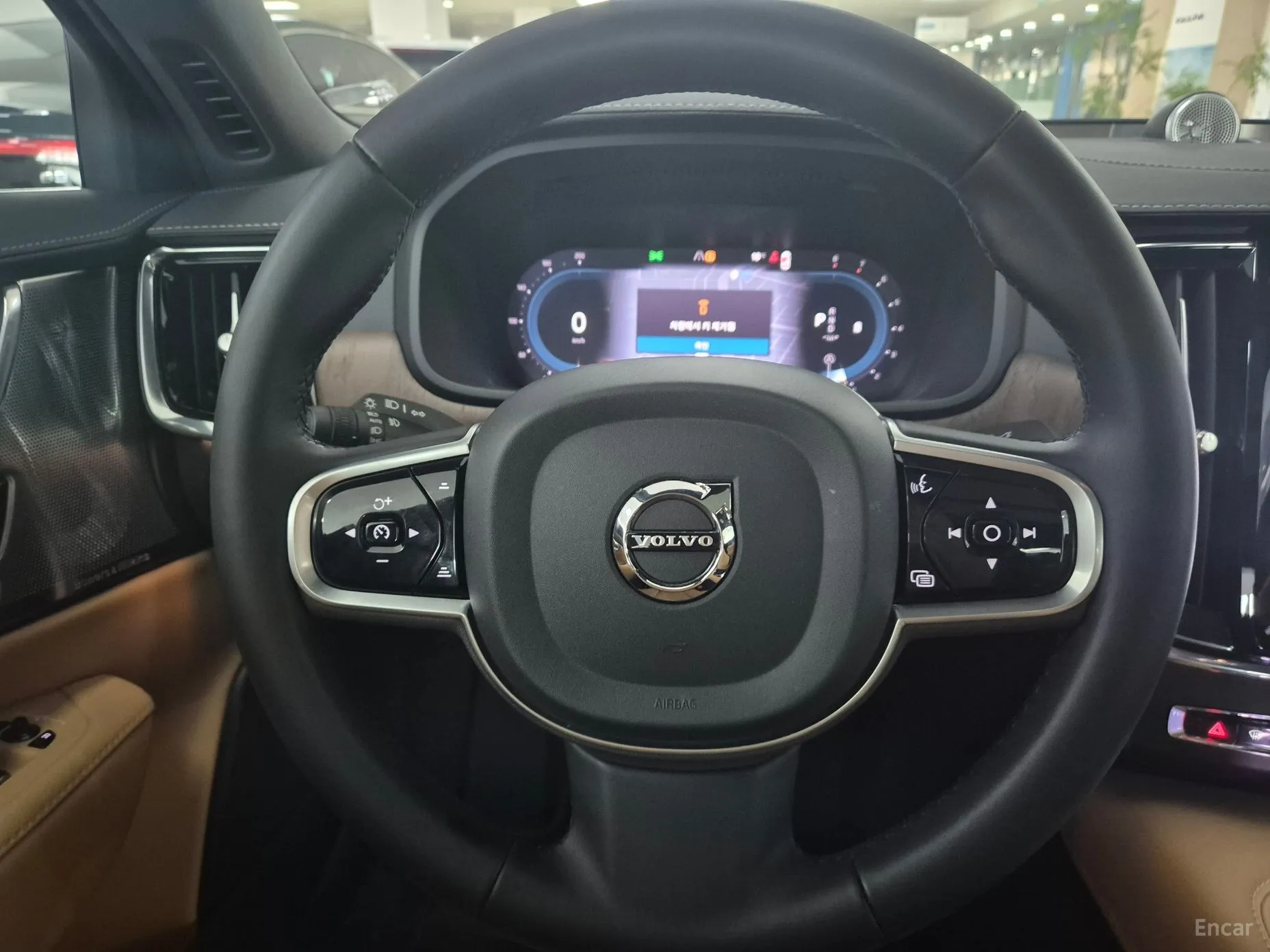 Volvo S90 превью 7