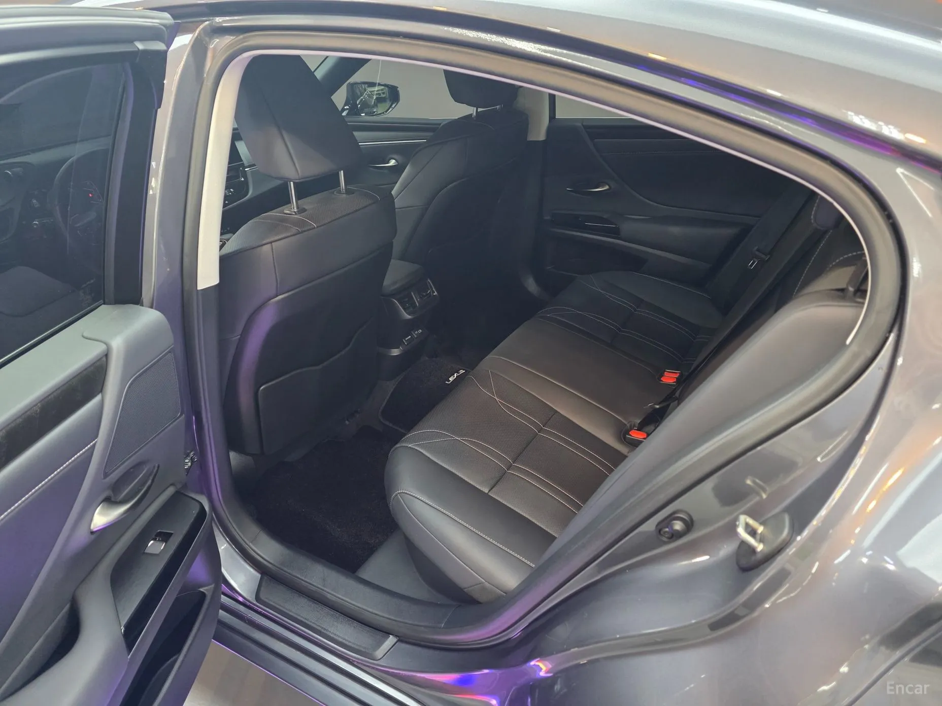 Lexus ES300h 7th Generation превью 11
