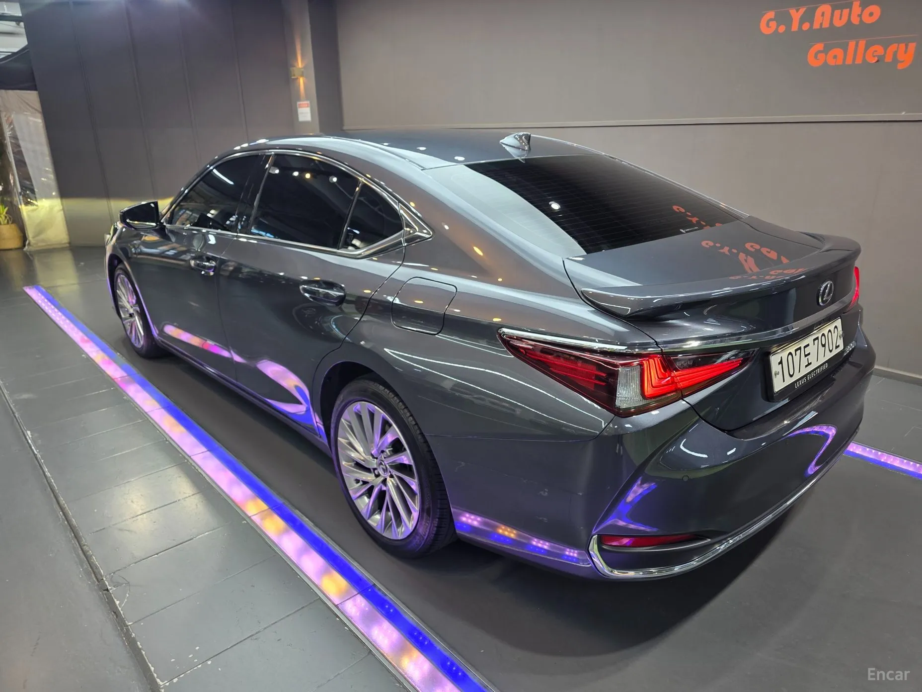 Lexus ES300h 7th Generation