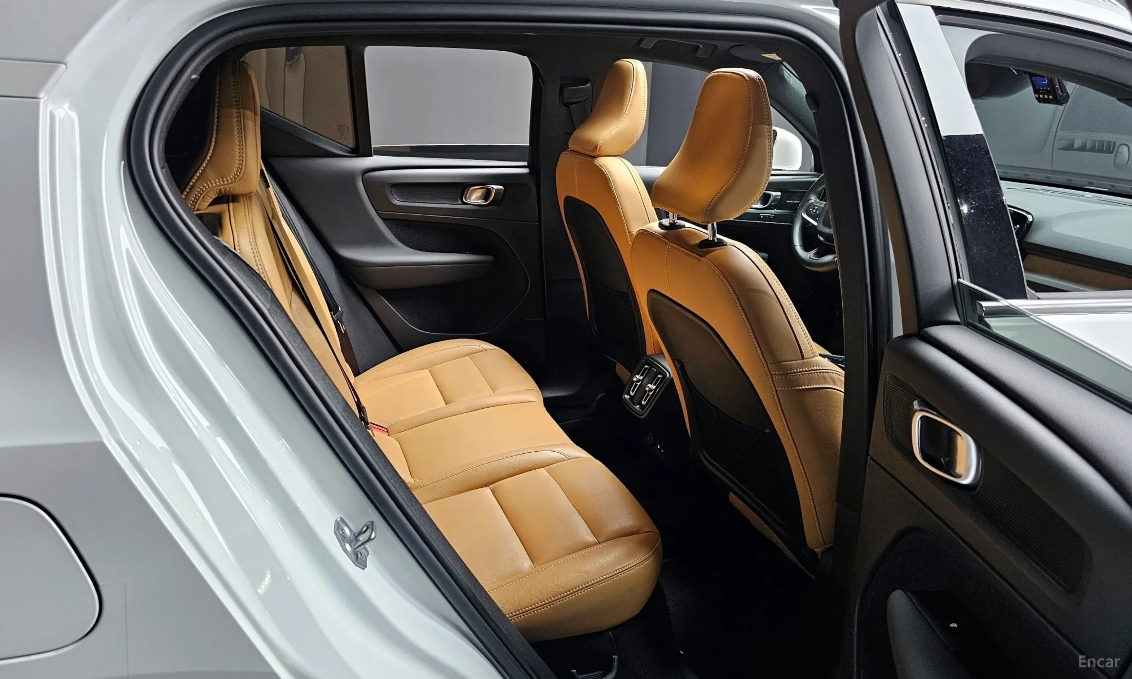 Volvo XC40 превью 12
