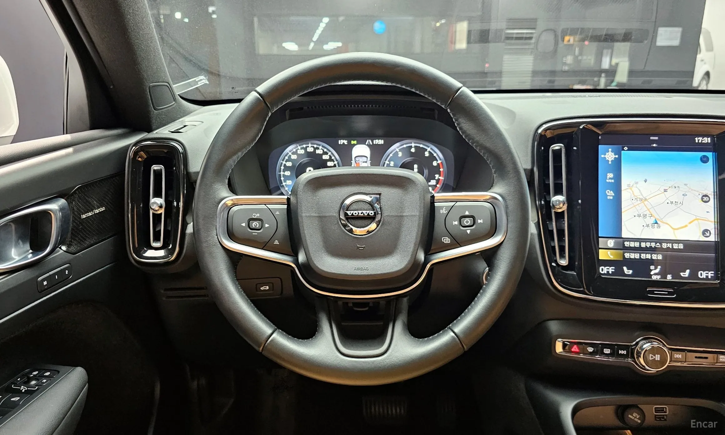 Volvo XC40 превью 13