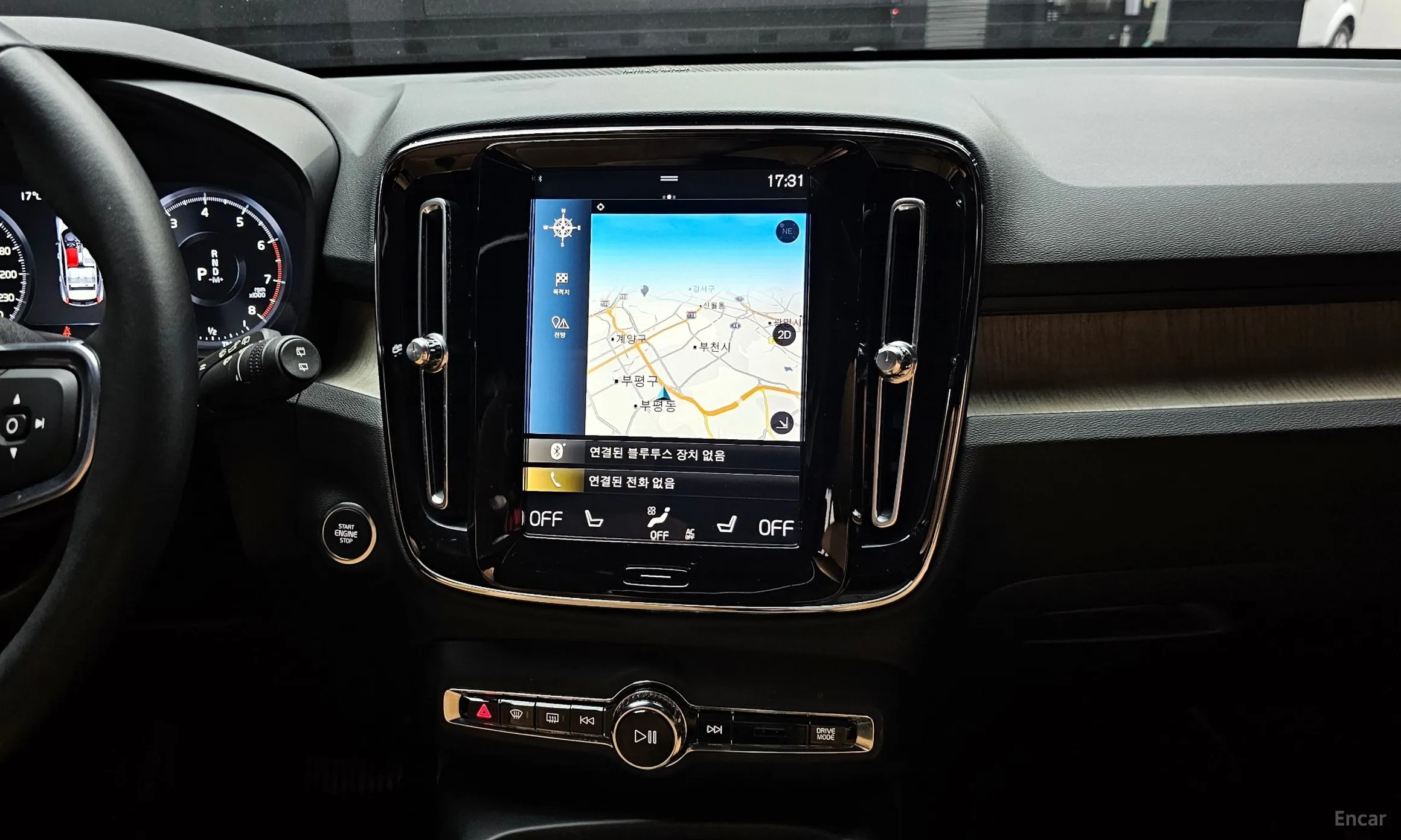 Volvo XC40 превью 14