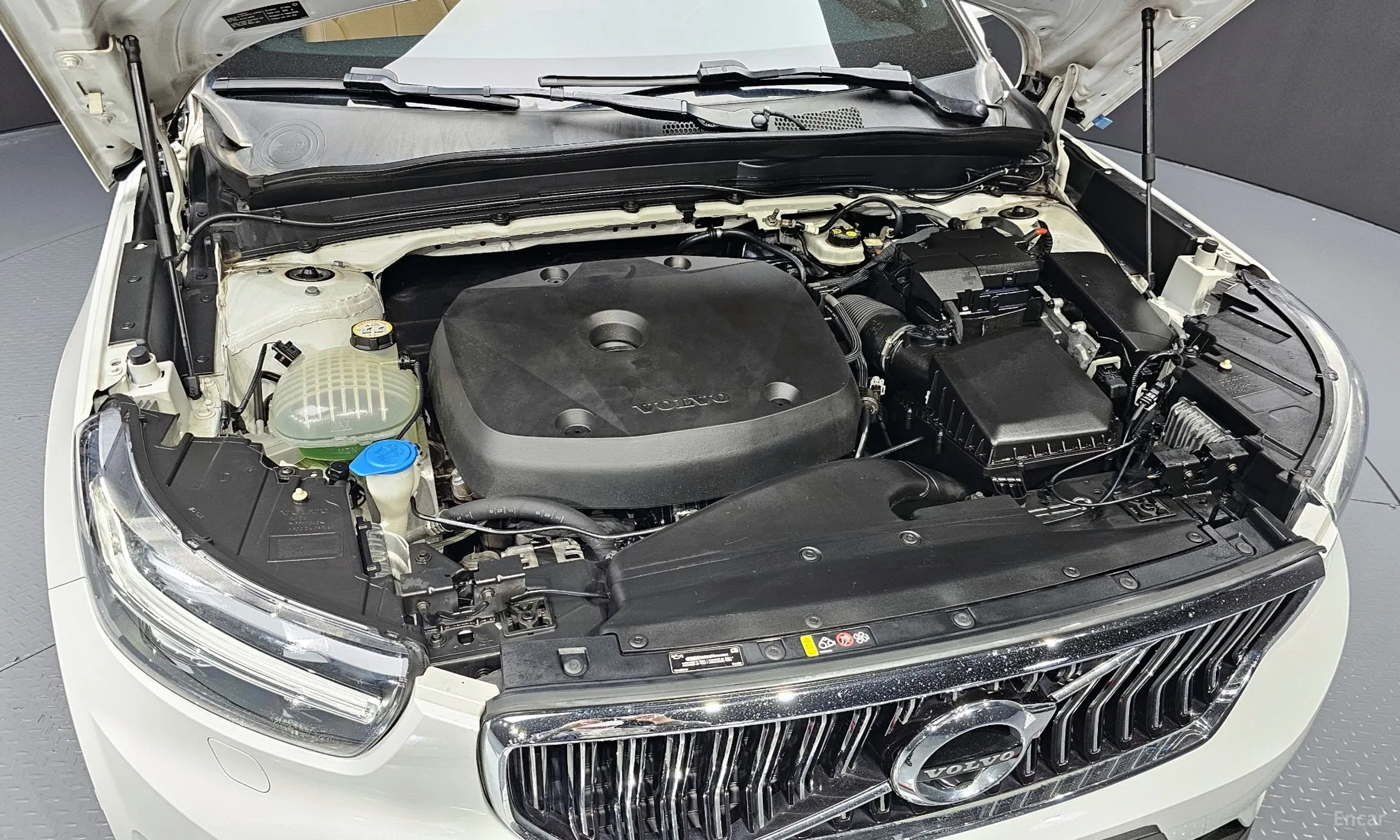 Volvo XC40 превью 6