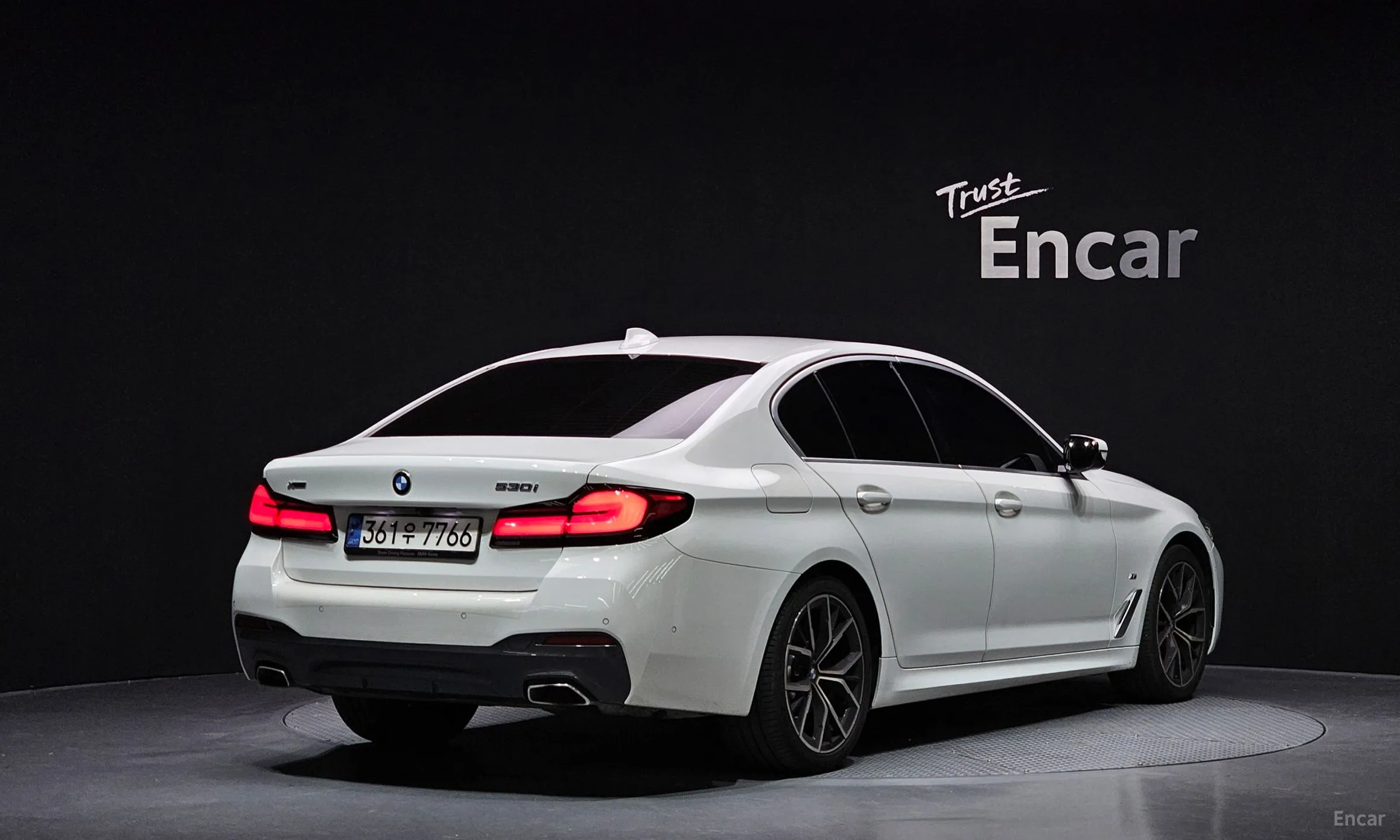 BMW 5 Series (G30) превью 2