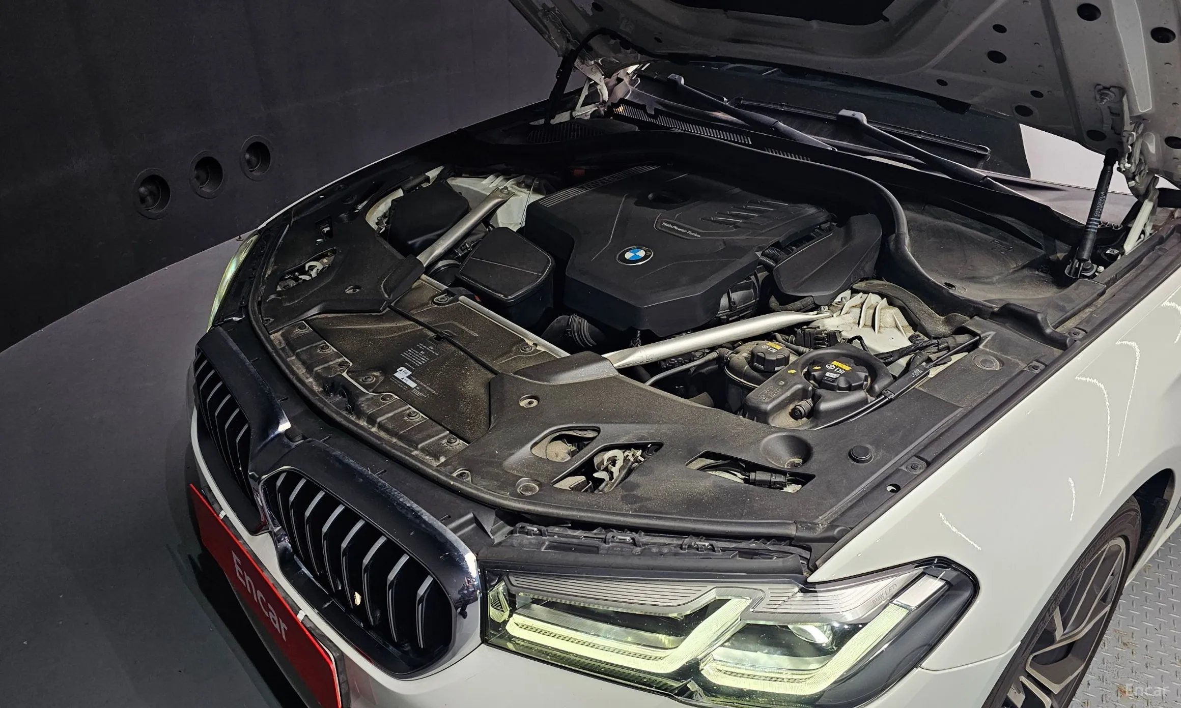 BMW 5 Series (G30) превью 6