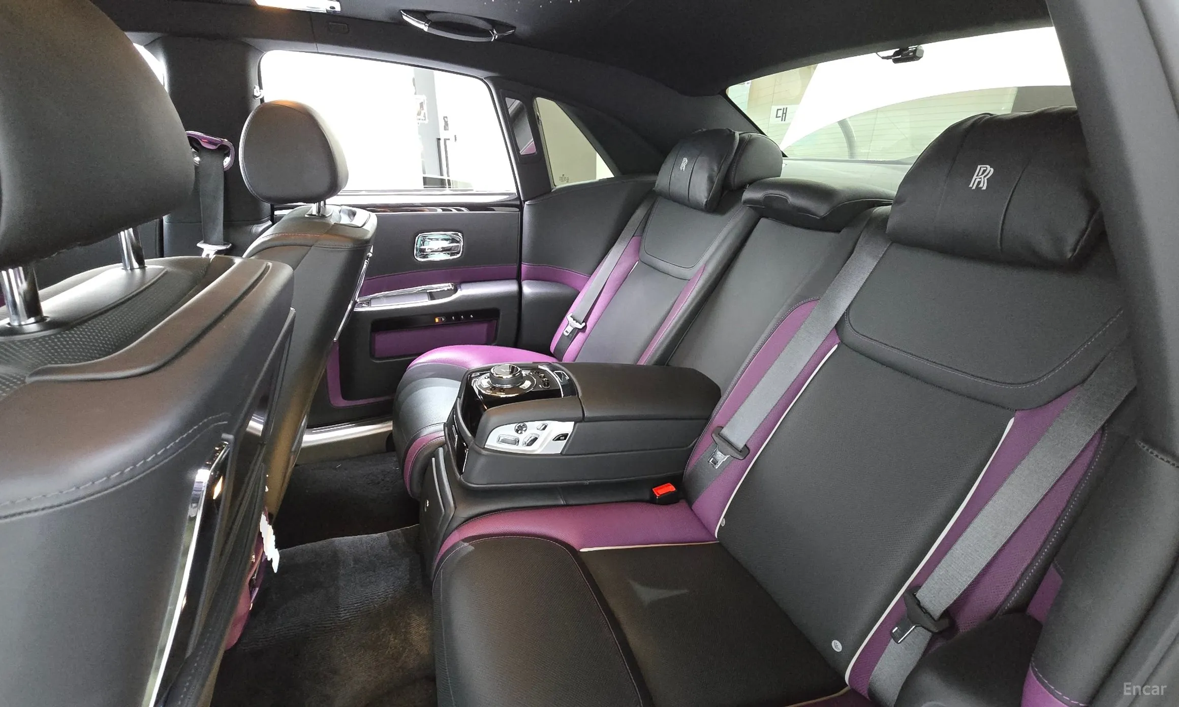 Rolls-Royce Ghost превью 12