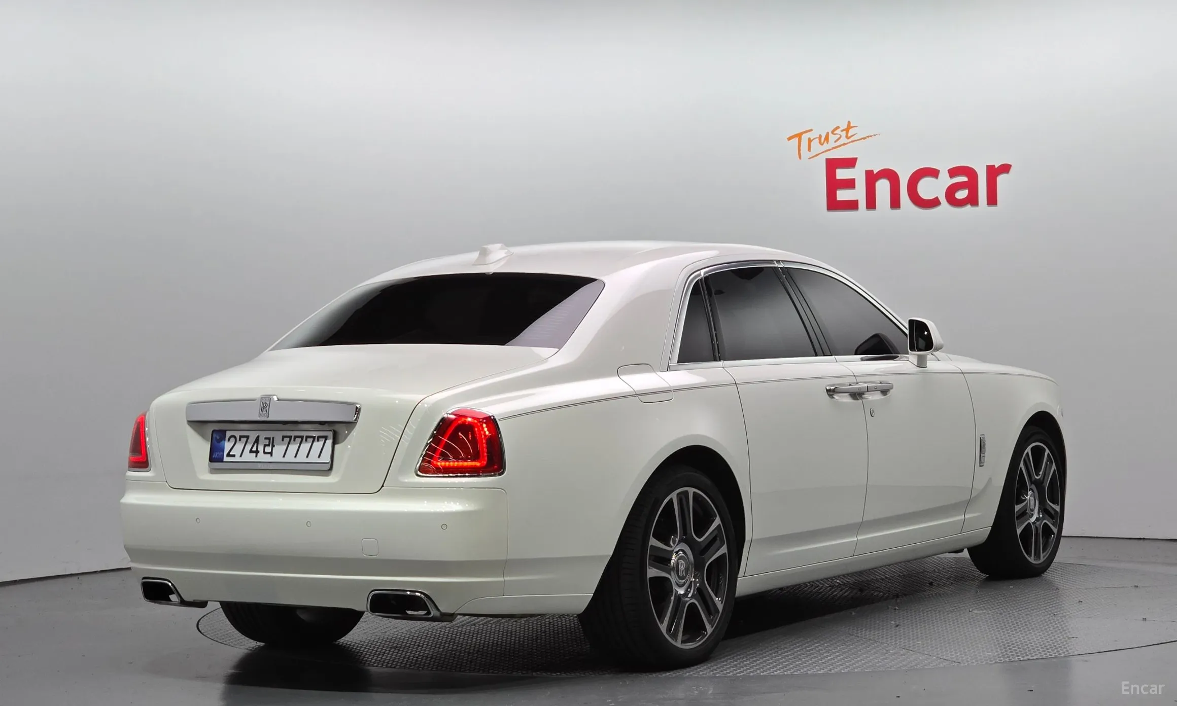 Rolls-Royce Ghost превью 2