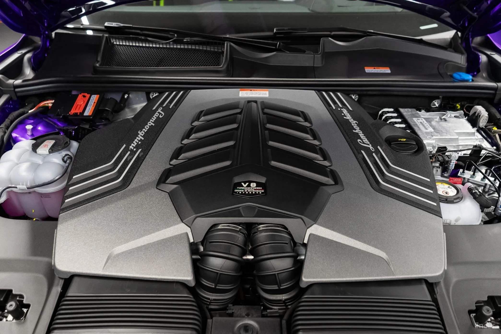 Lamborghini Urus превью 5