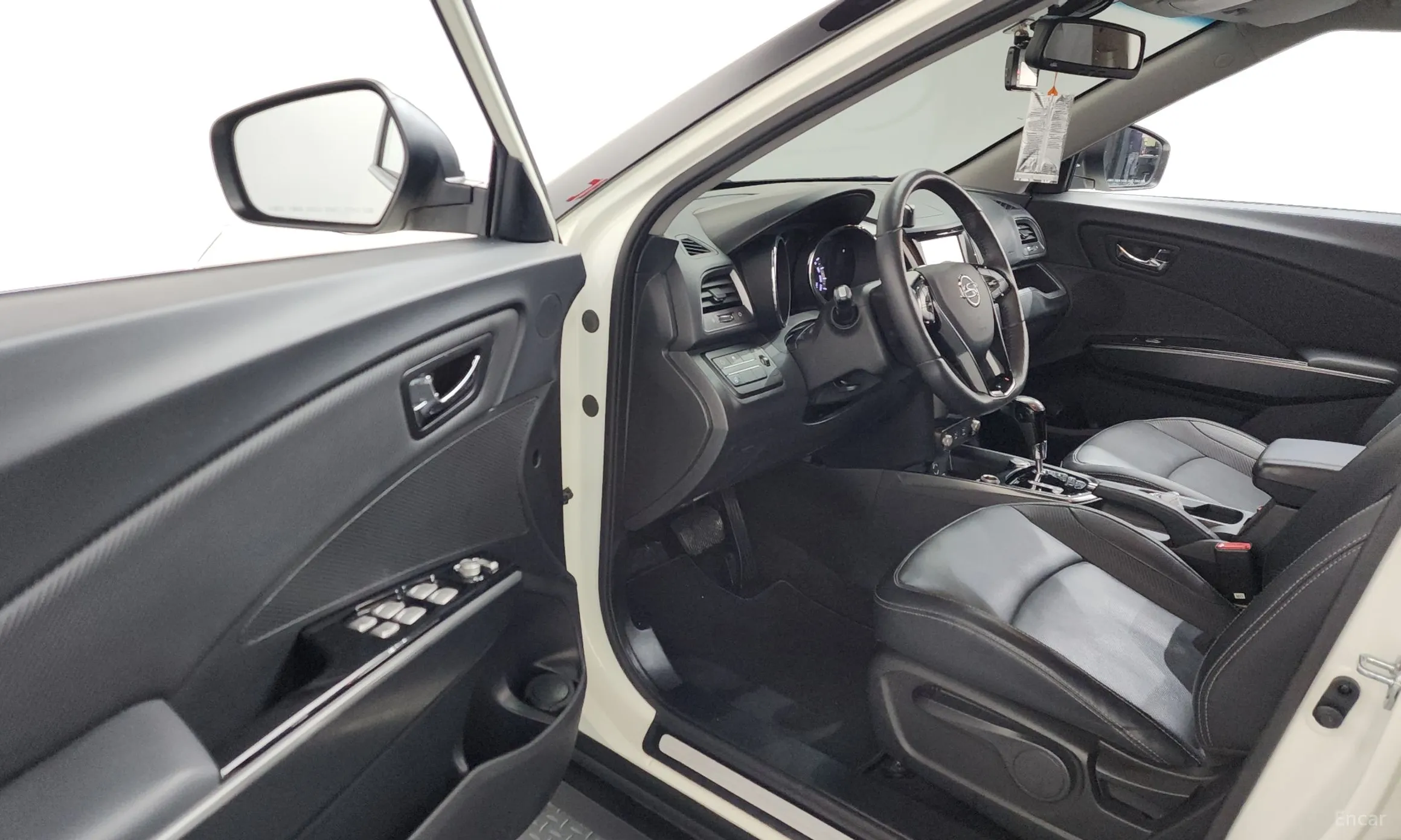 KG Mobility (SsangYong) Tivoli, Lazio превью 10