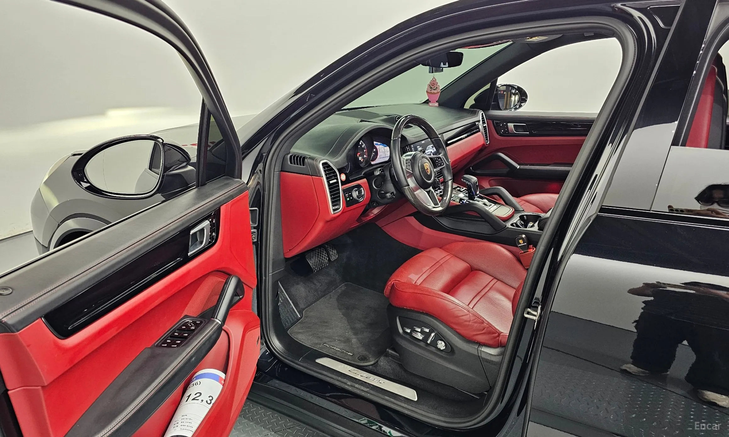 Porsche Cayenne (PO536) превью 11