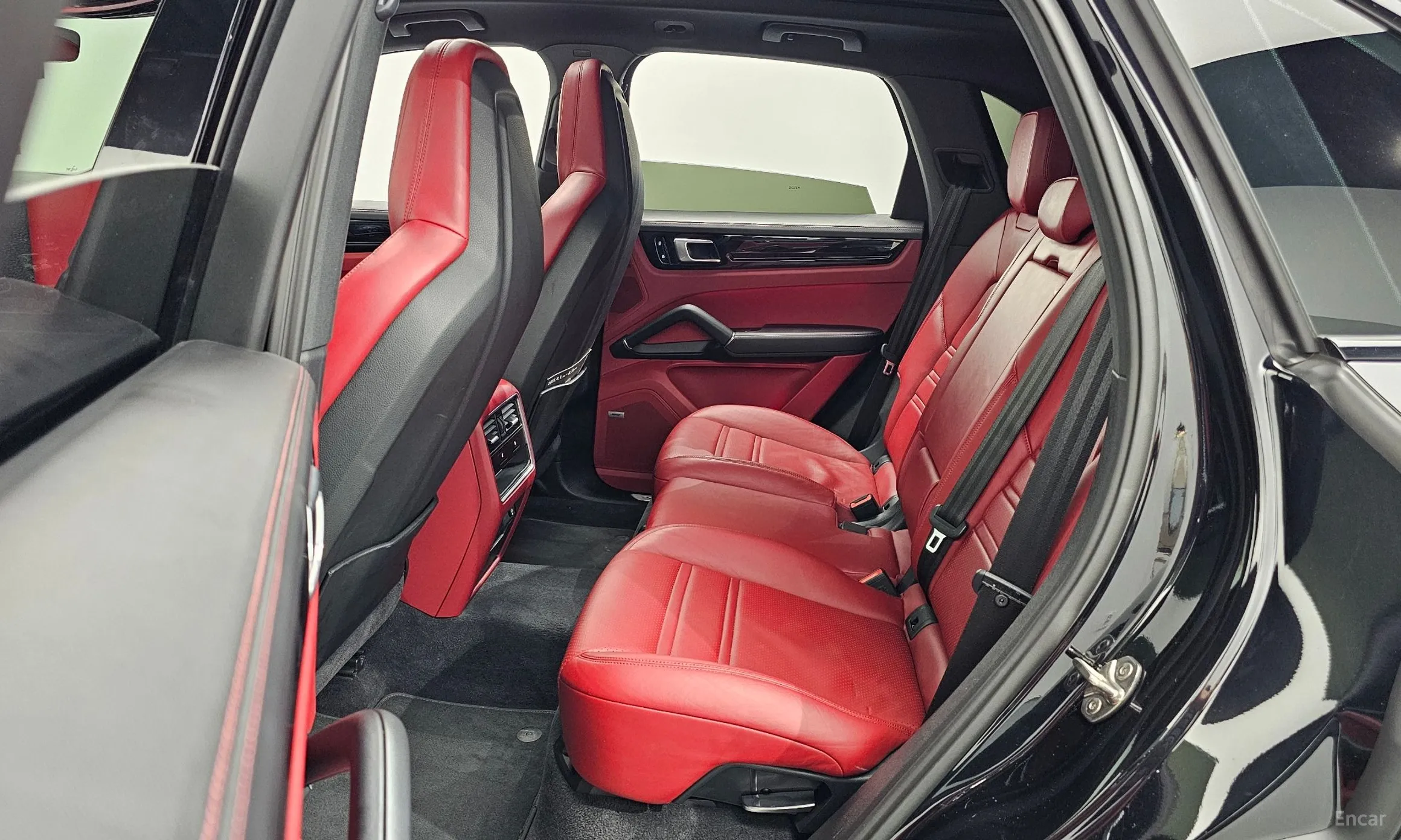 Porsche Cayenne (PO536) превью 12