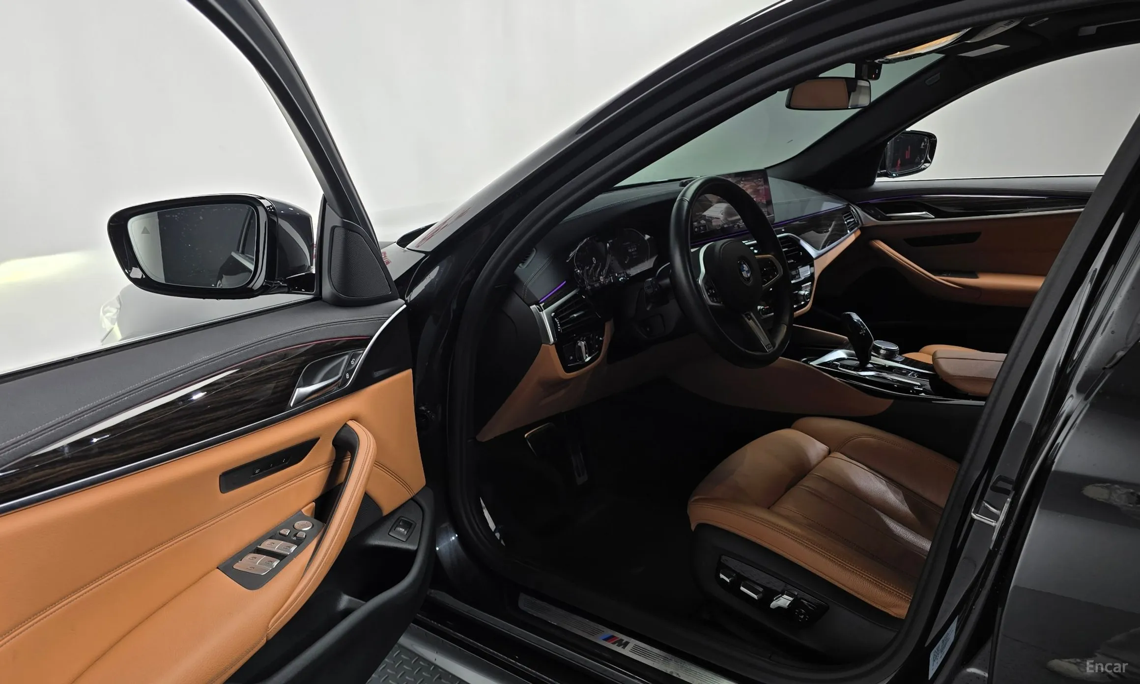 BMW 5 Series (G30) превью 10