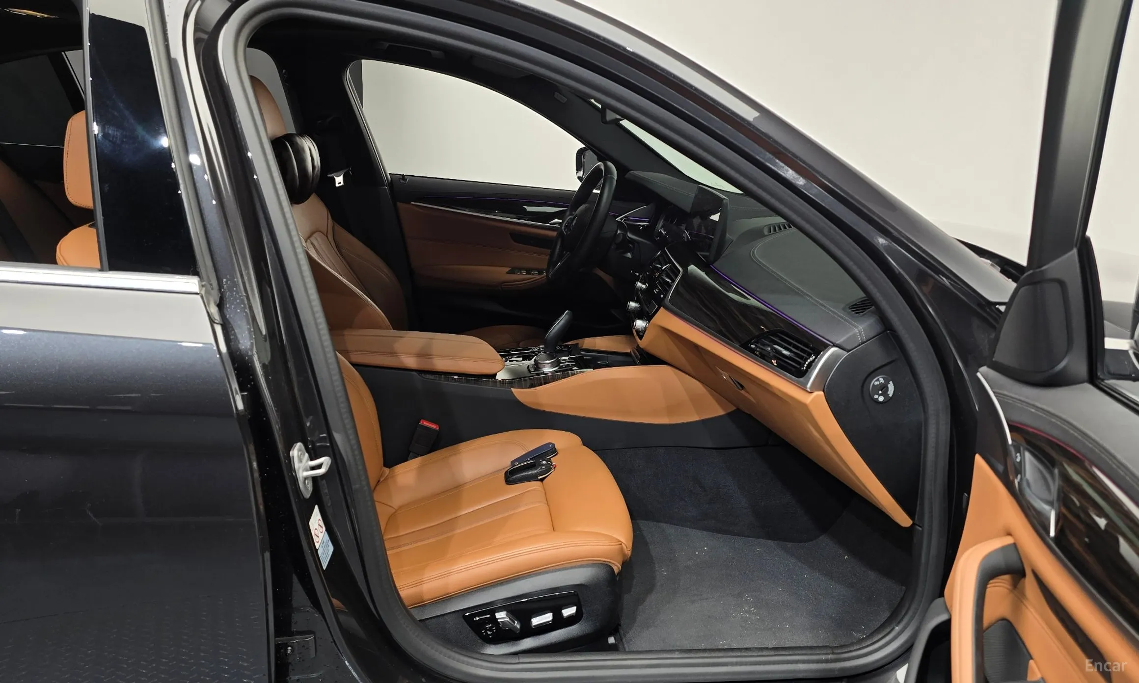 BMW 5 Series (G30) превью 11