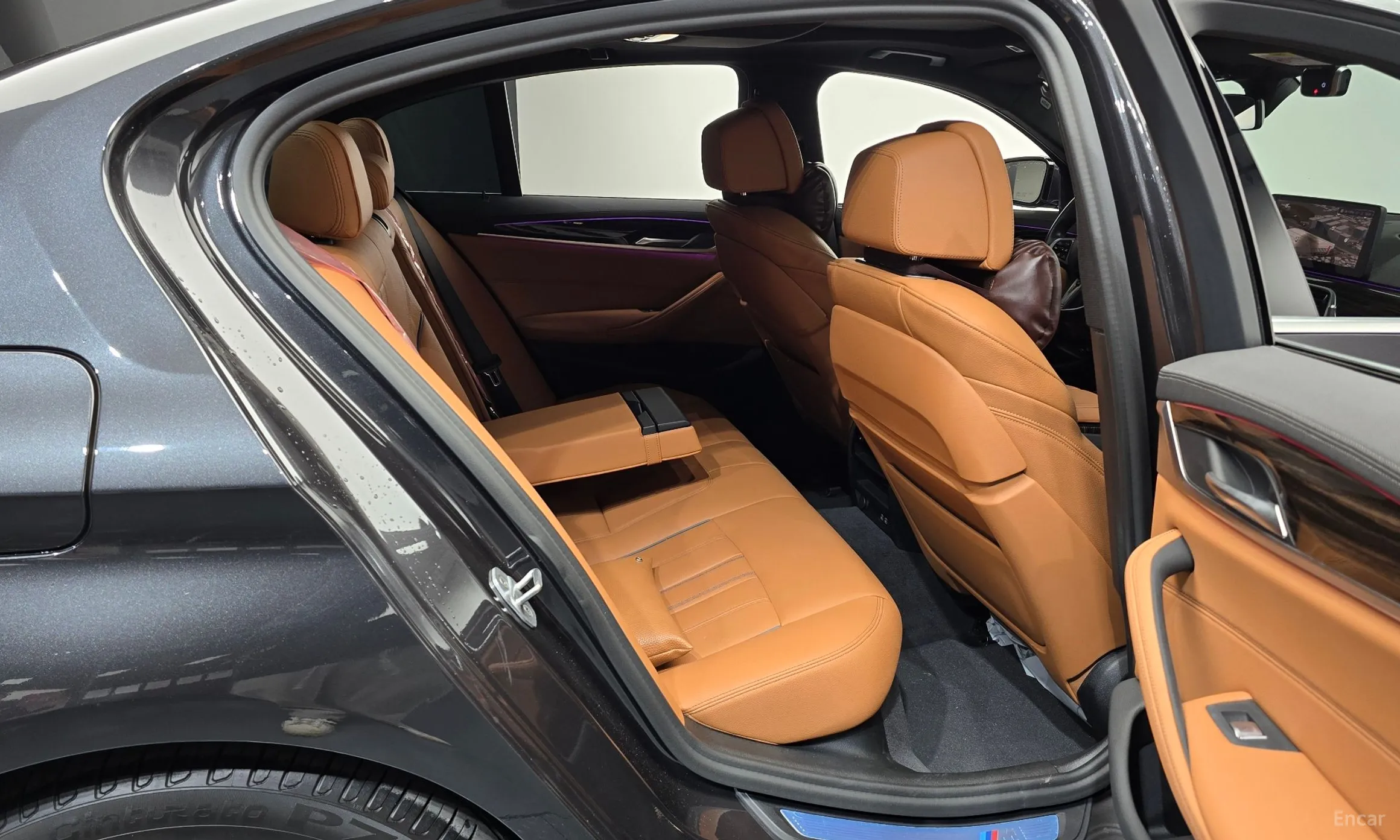 BMW 5 Series (G30) превью 12