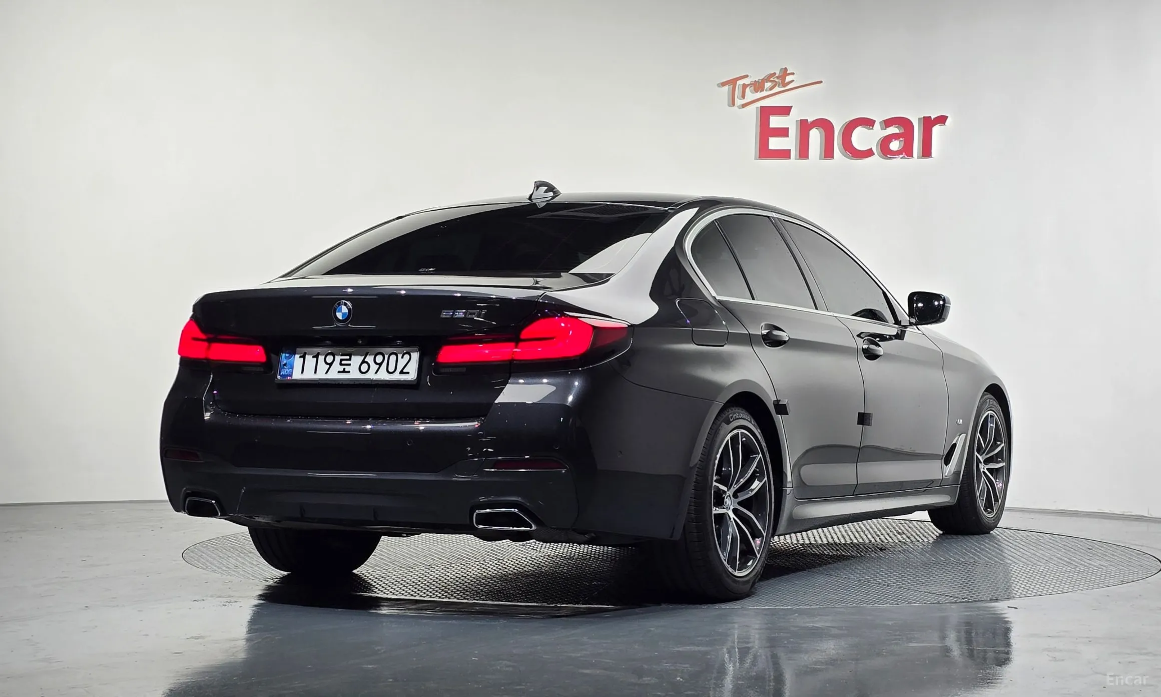 BMW 5 Series (G30) превью 2