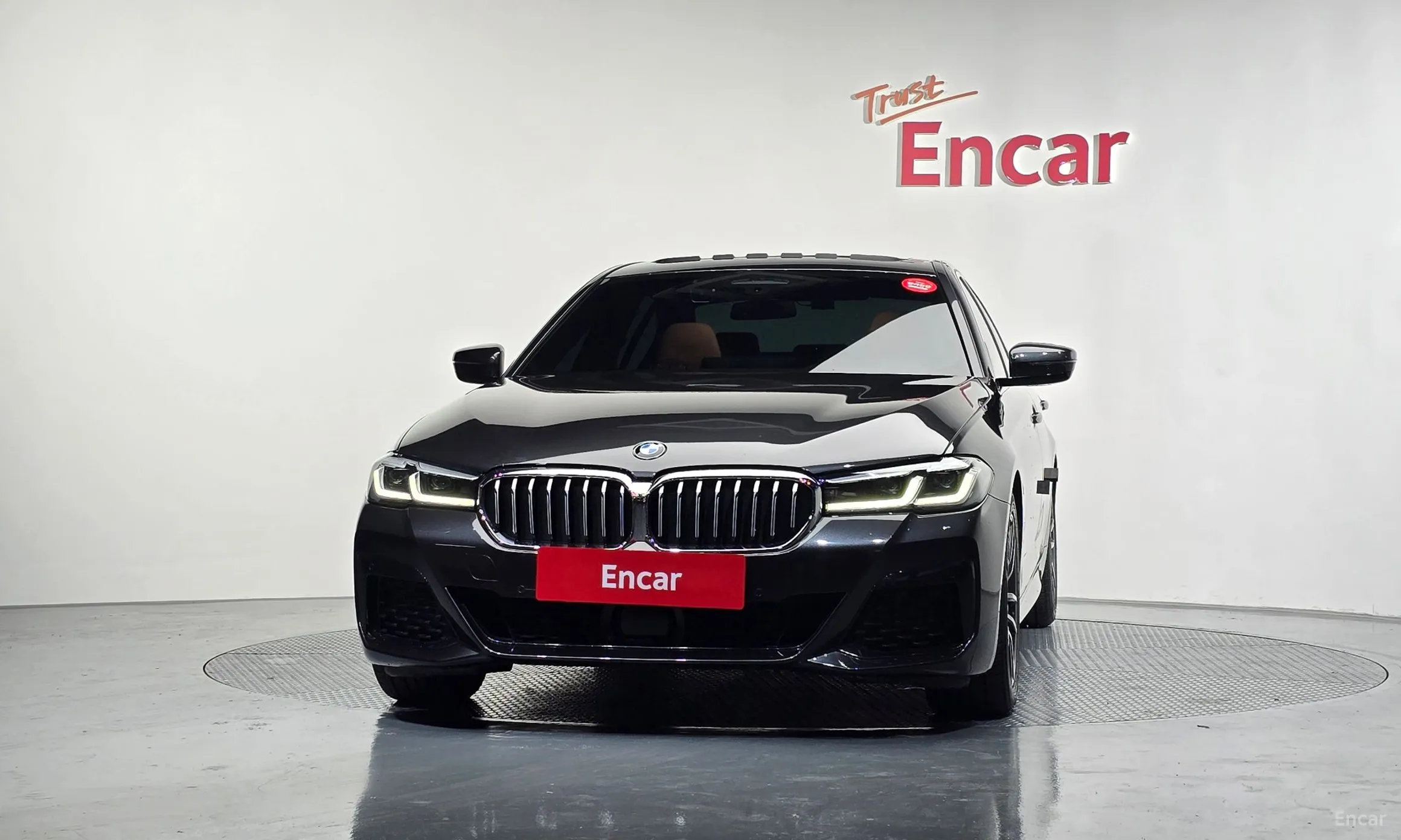 BMW 5 Series (G30) превью 3