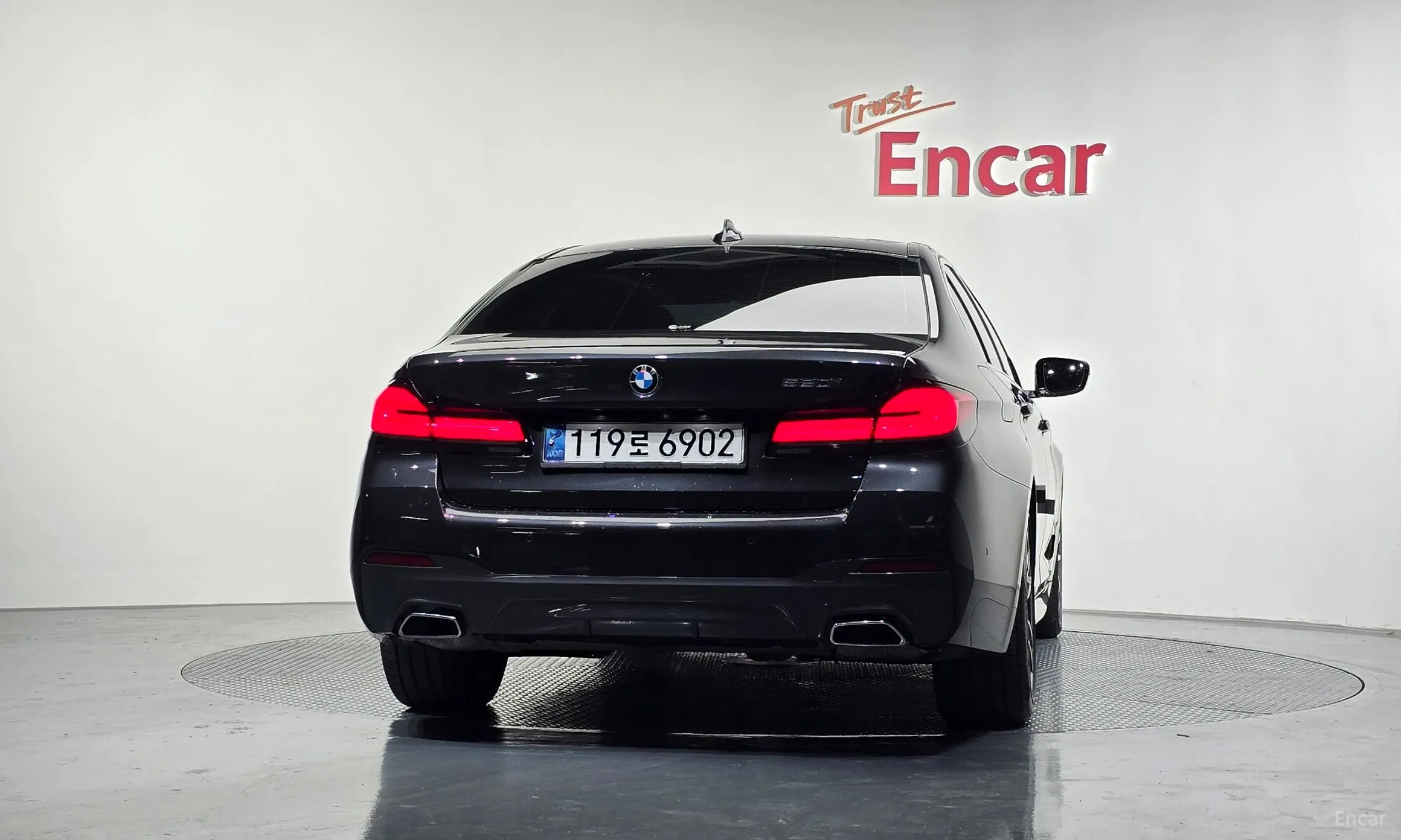 BMW 5 Series (G30) превью 4