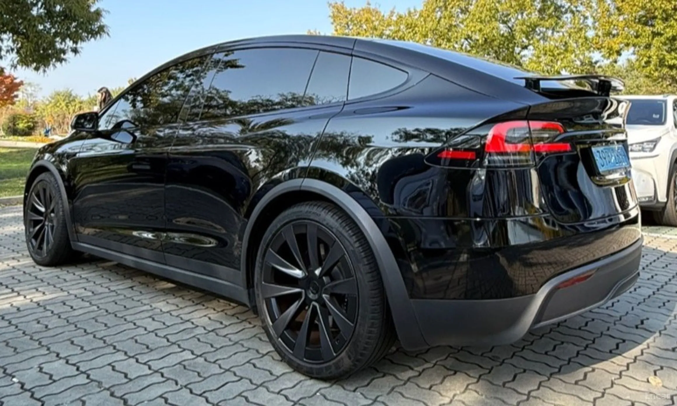 Tesla Model X превью 5