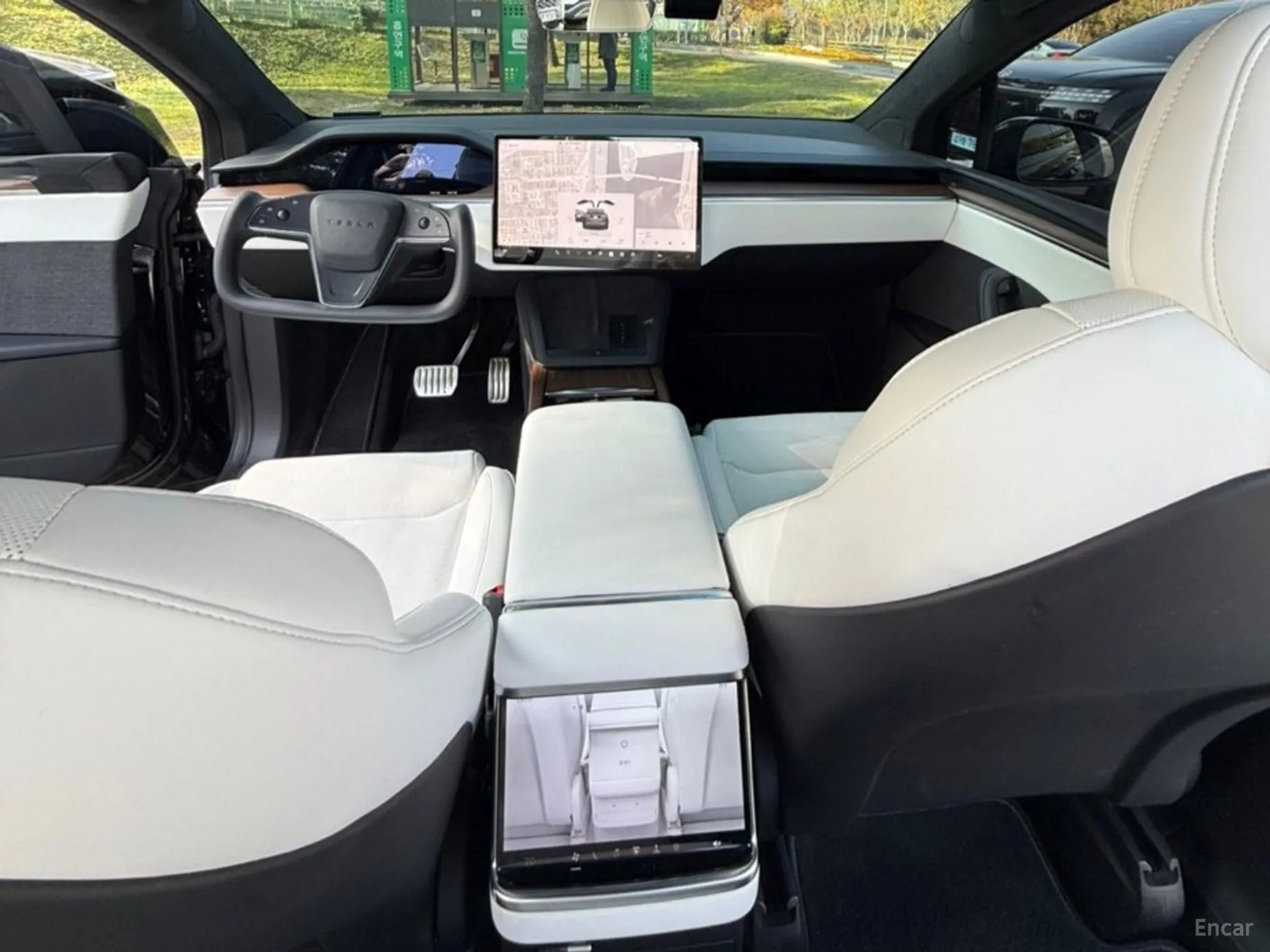 Tesla Model X превью 6