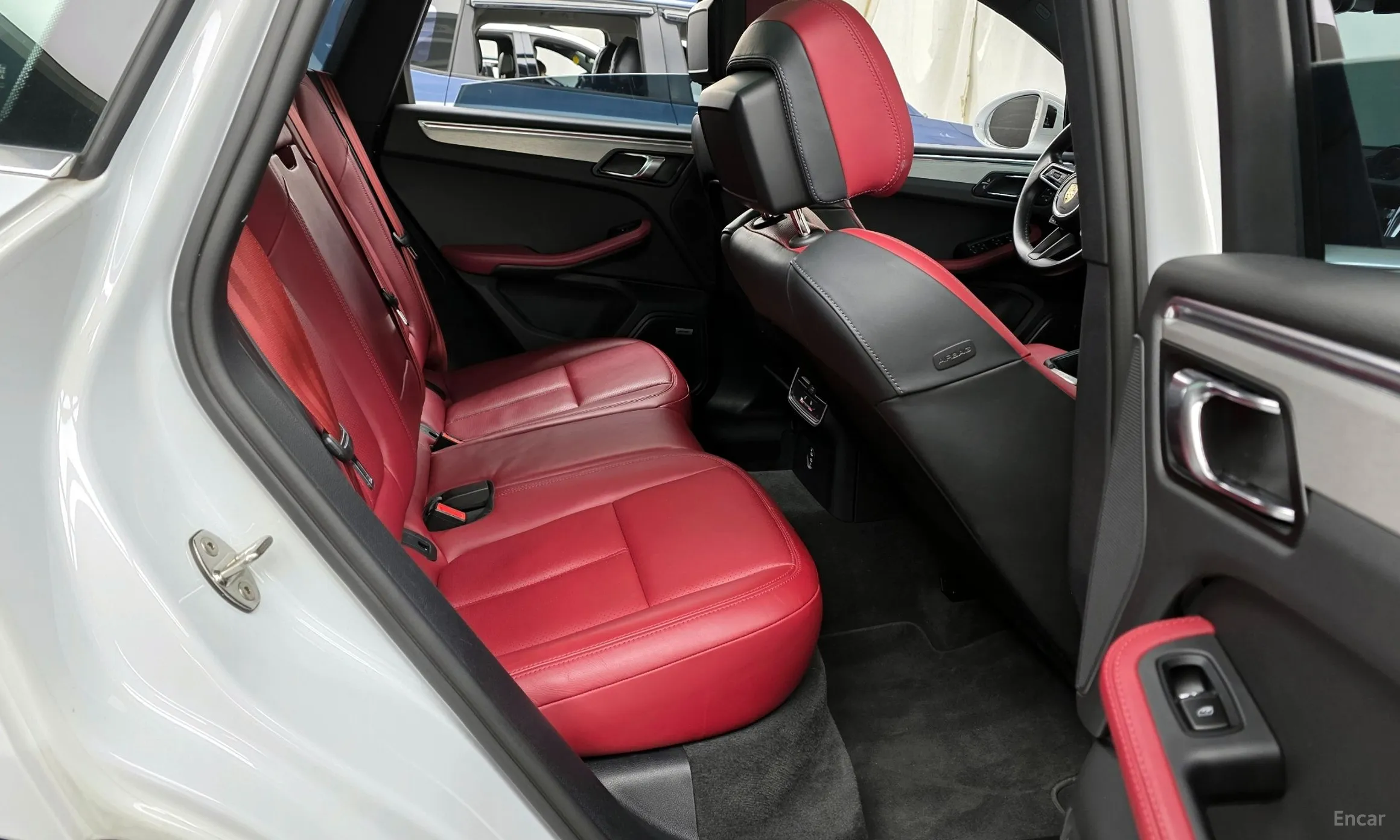 Porsche Macan превью 12