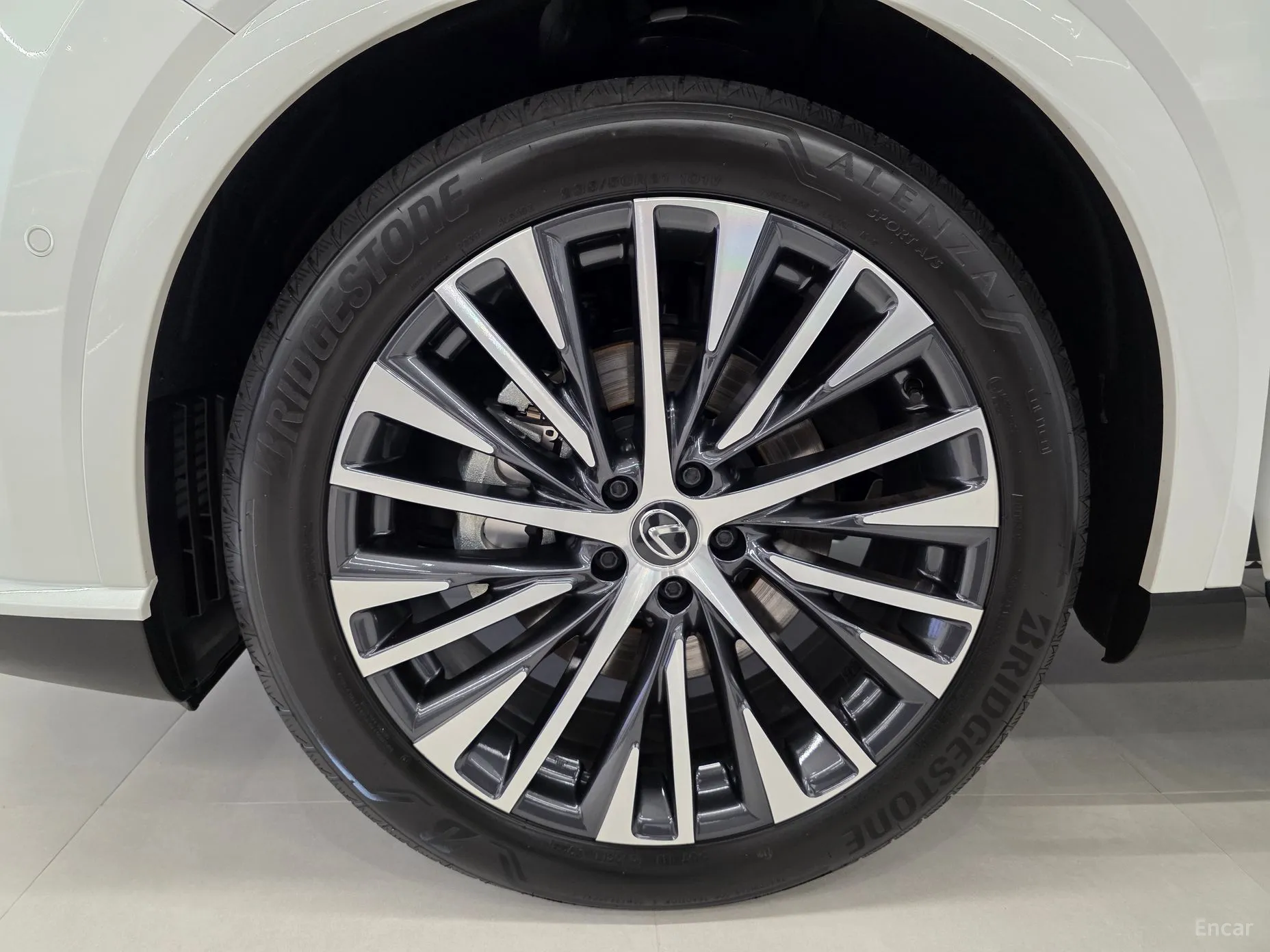 Lexus RX450h + 5th Gen превью 5