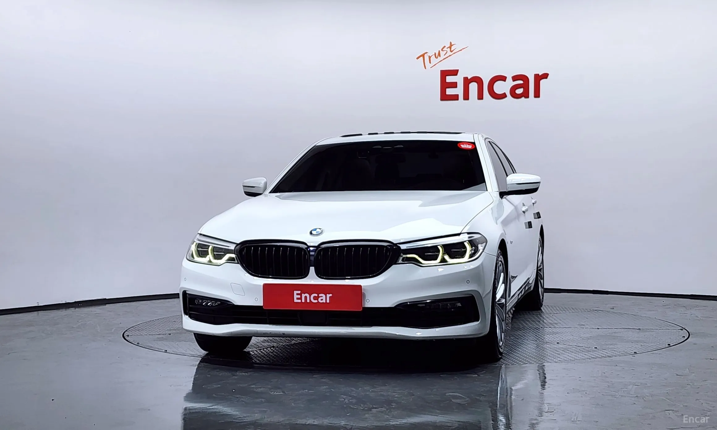 BMW 5 Series (G30) превью 3
