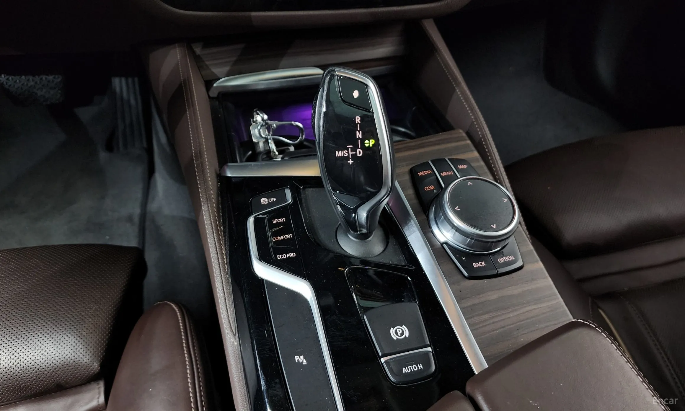 BMW 5 Series (G30) превью 9